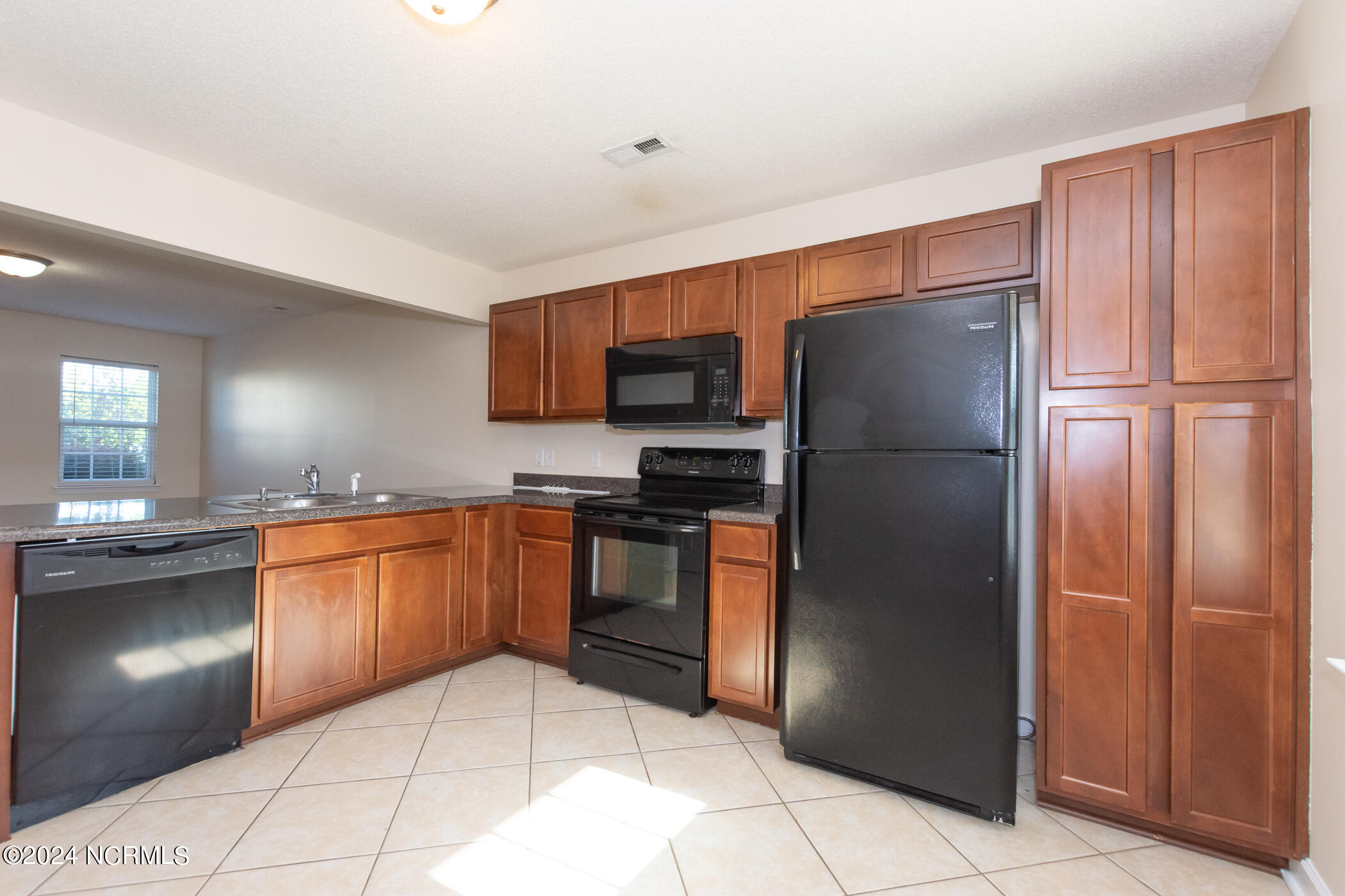202 Lanieve Court 5,Hubert
