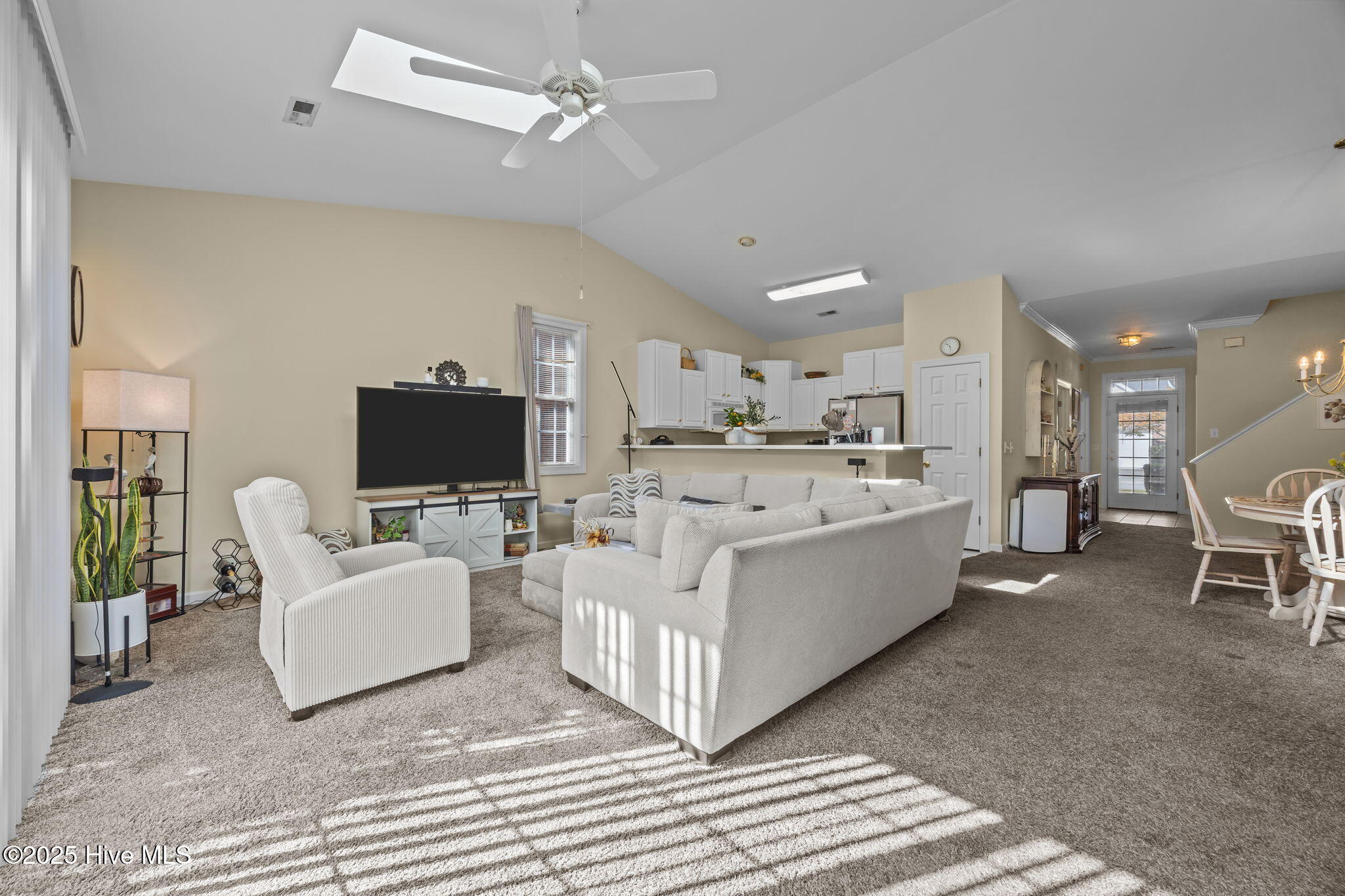 100532980 | Photo 17