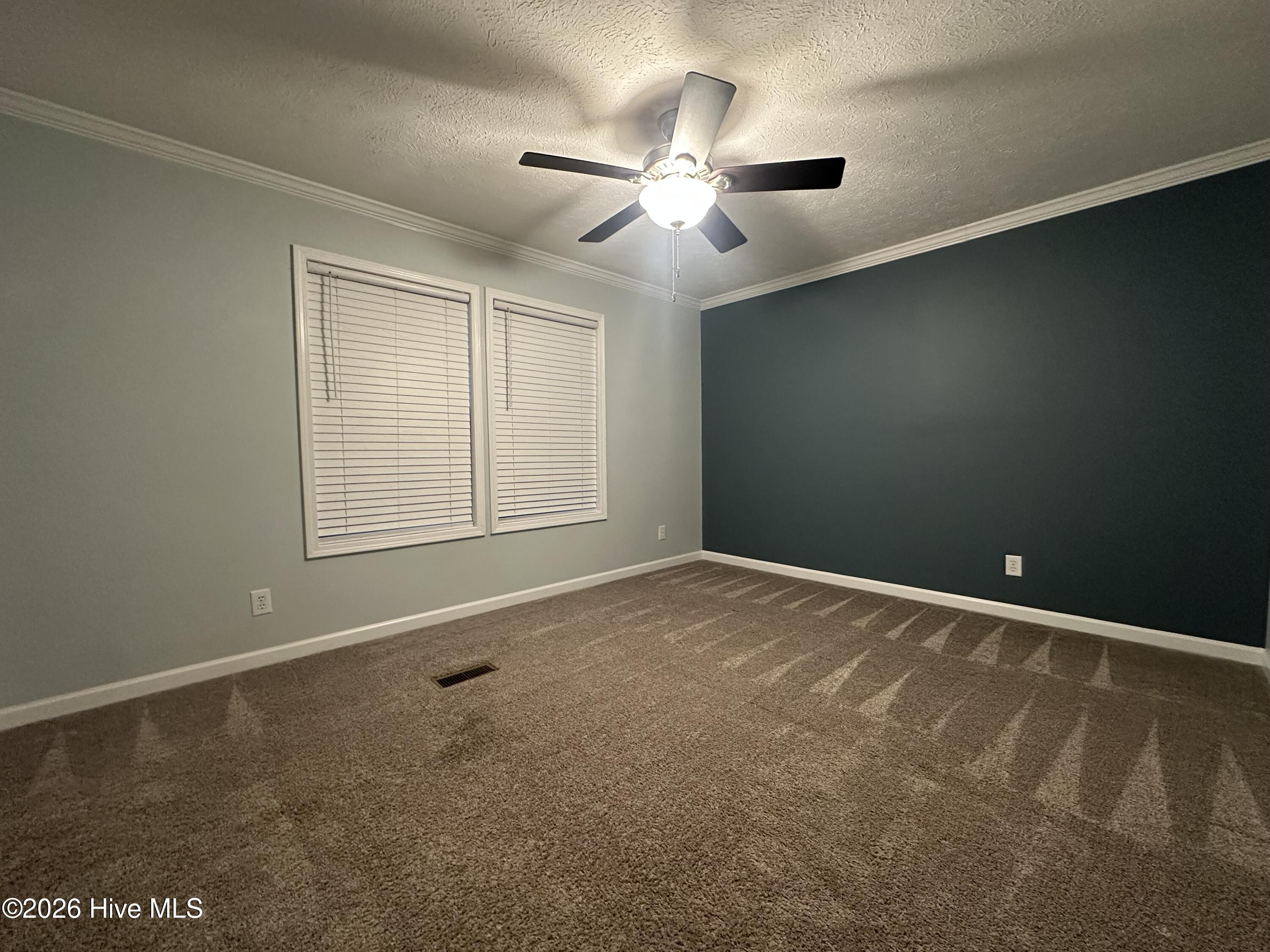 100550398 | Photo 28