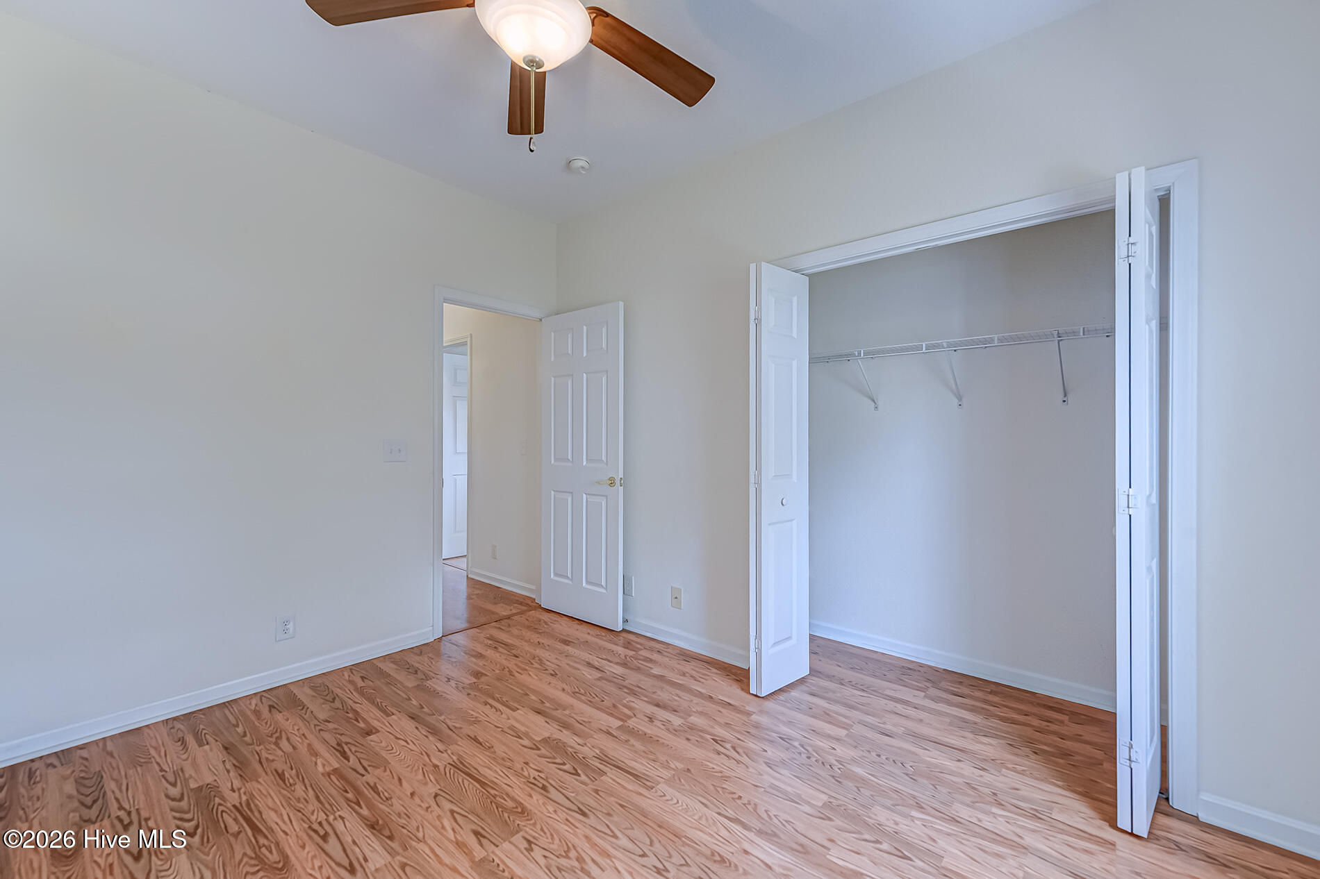 100563613 | Photo 18