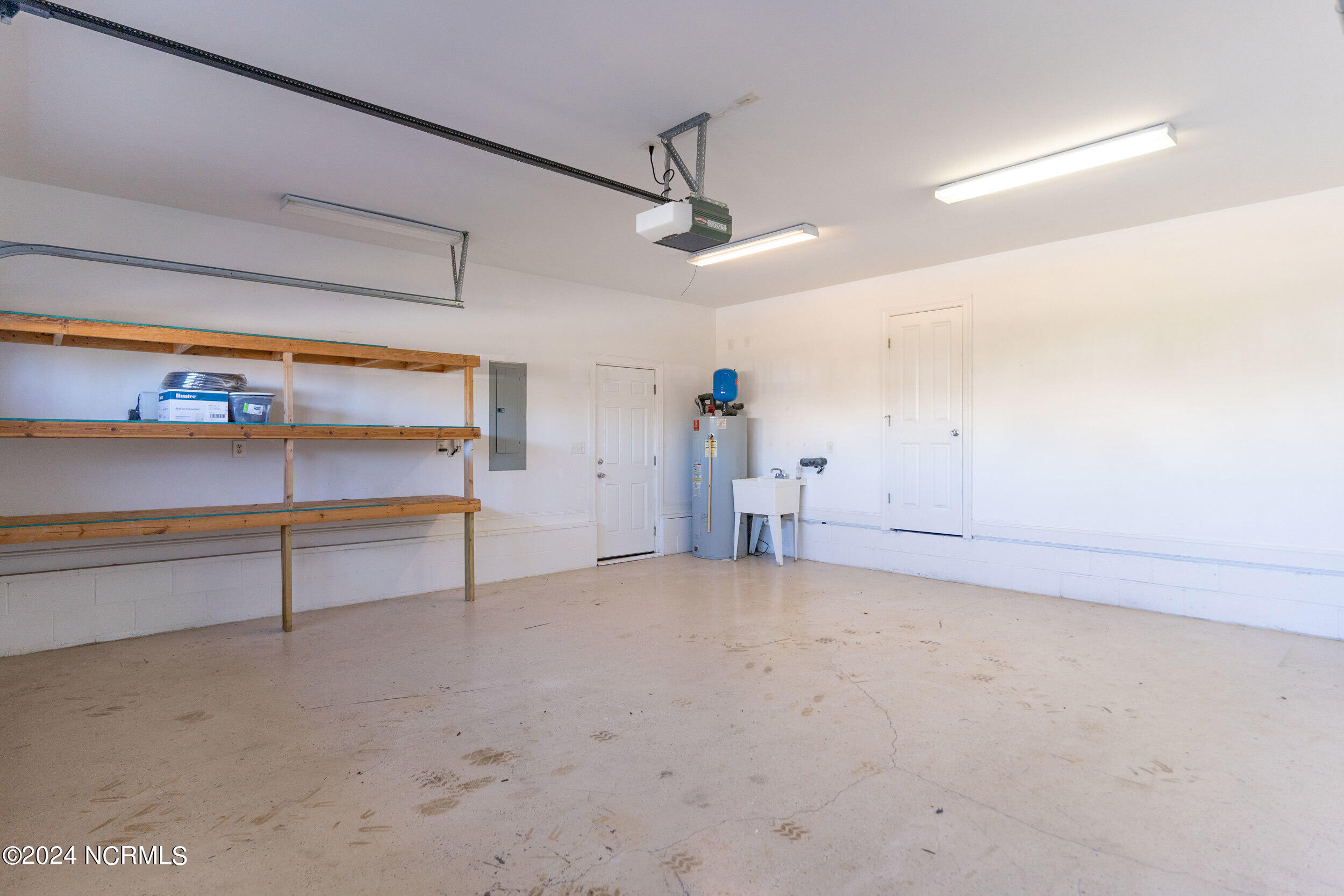 100564899 | Photo 38