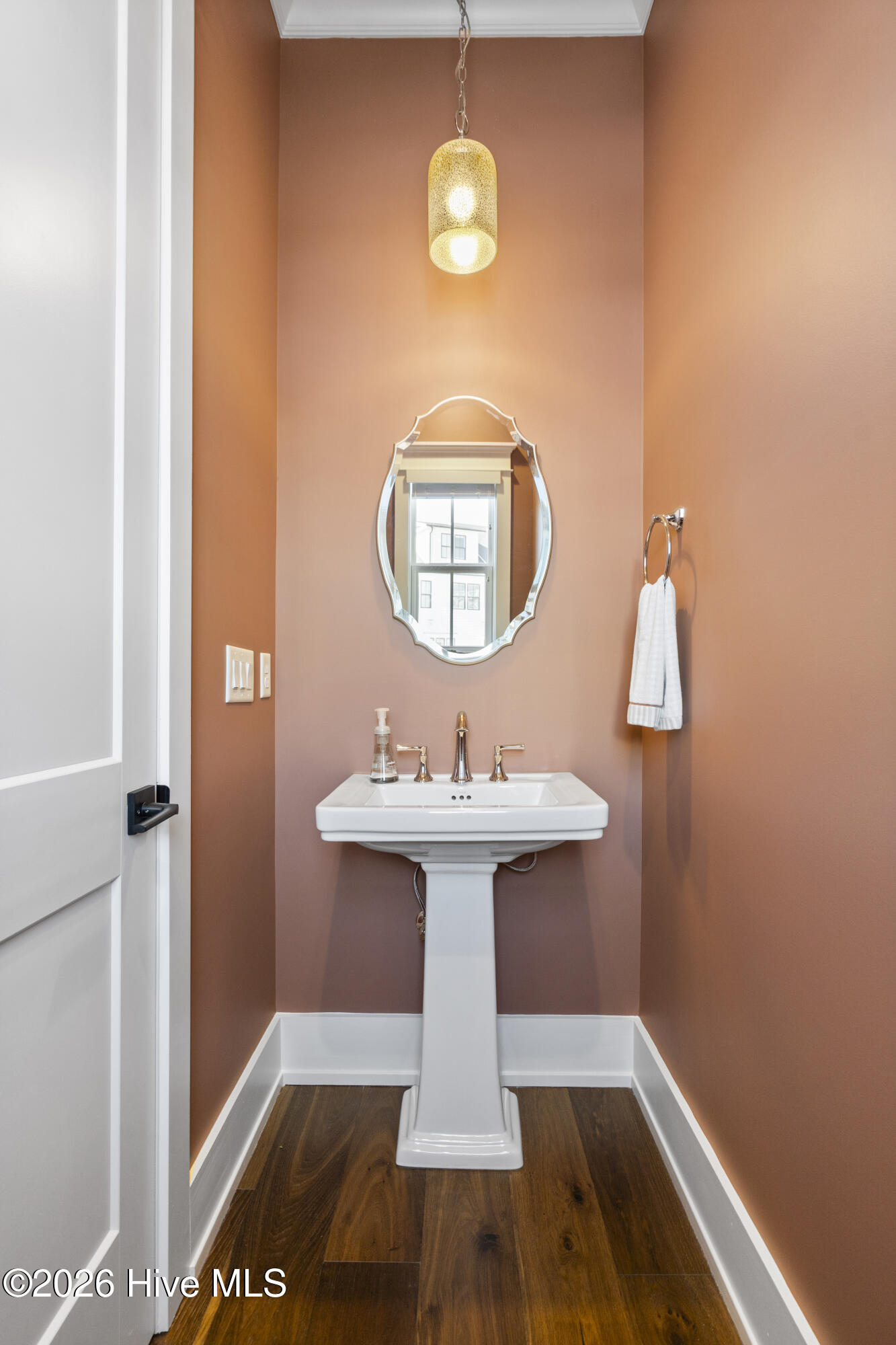 100554242 | Photo 38