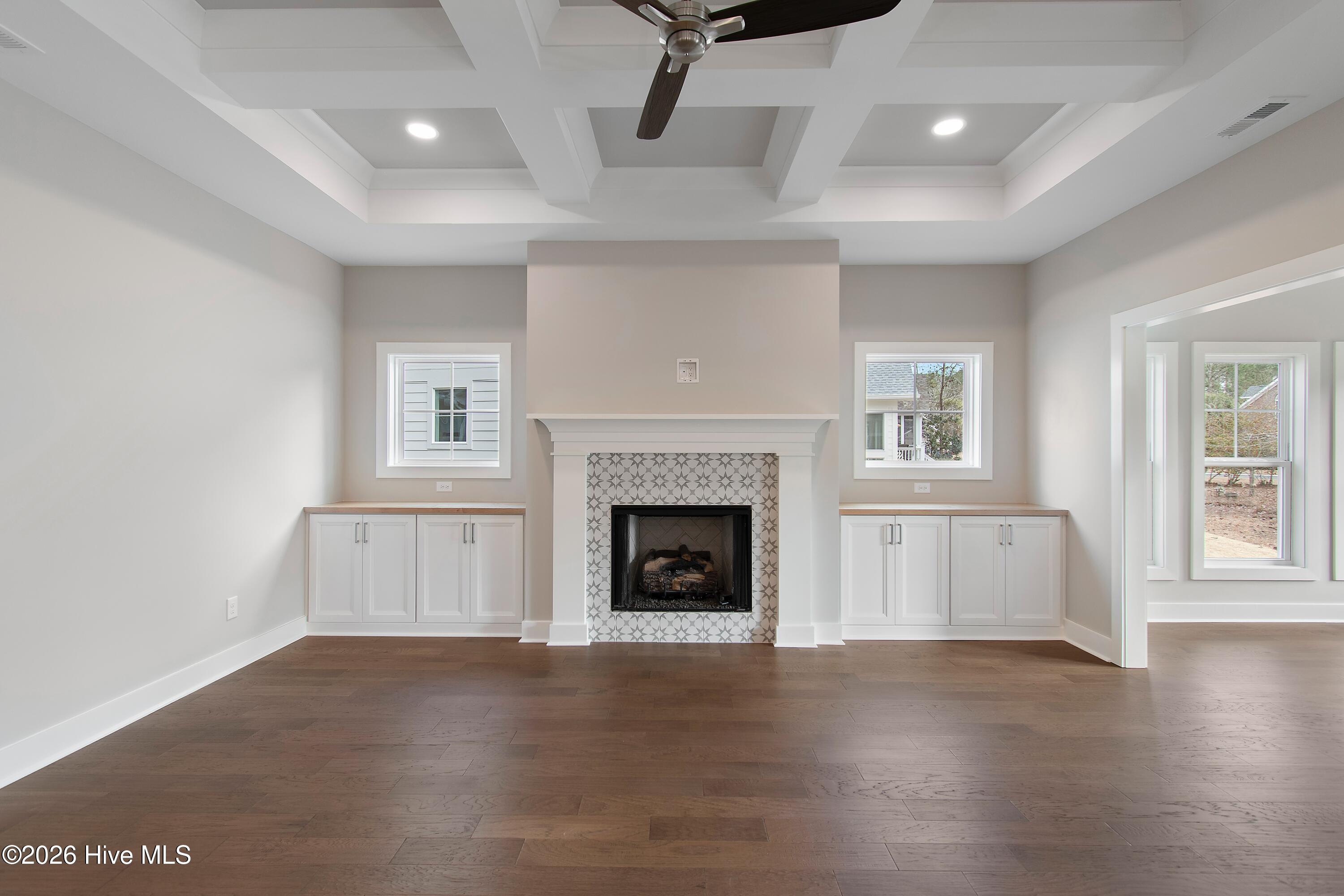 100533287 | Photo 47