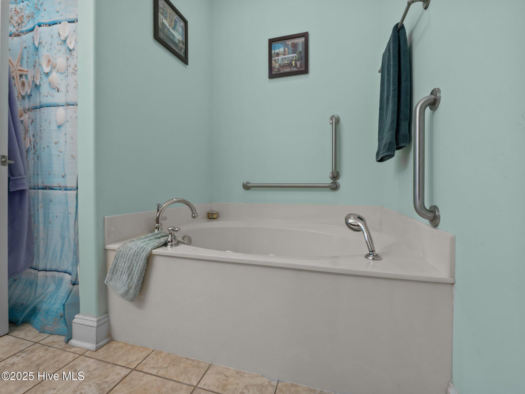 211 Brook Crossing Road, Swansboro, NC 28584 – photo 12: 29-web-or-mls-P6104514