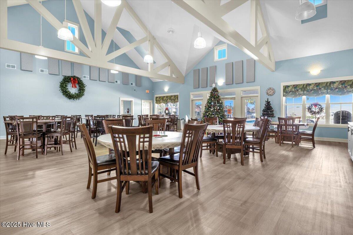 100541997 | Photo 41