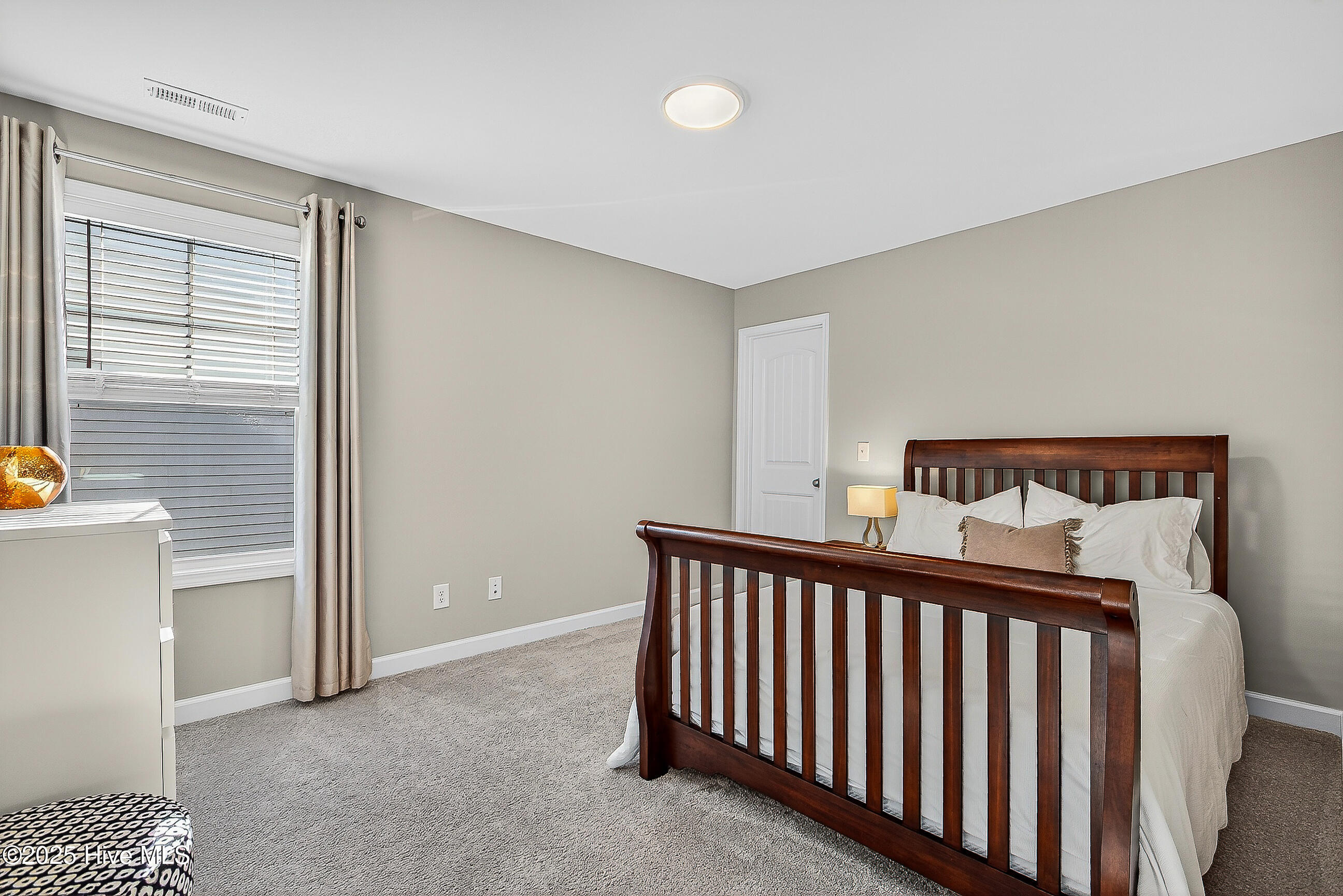 100539919 | Photo 28