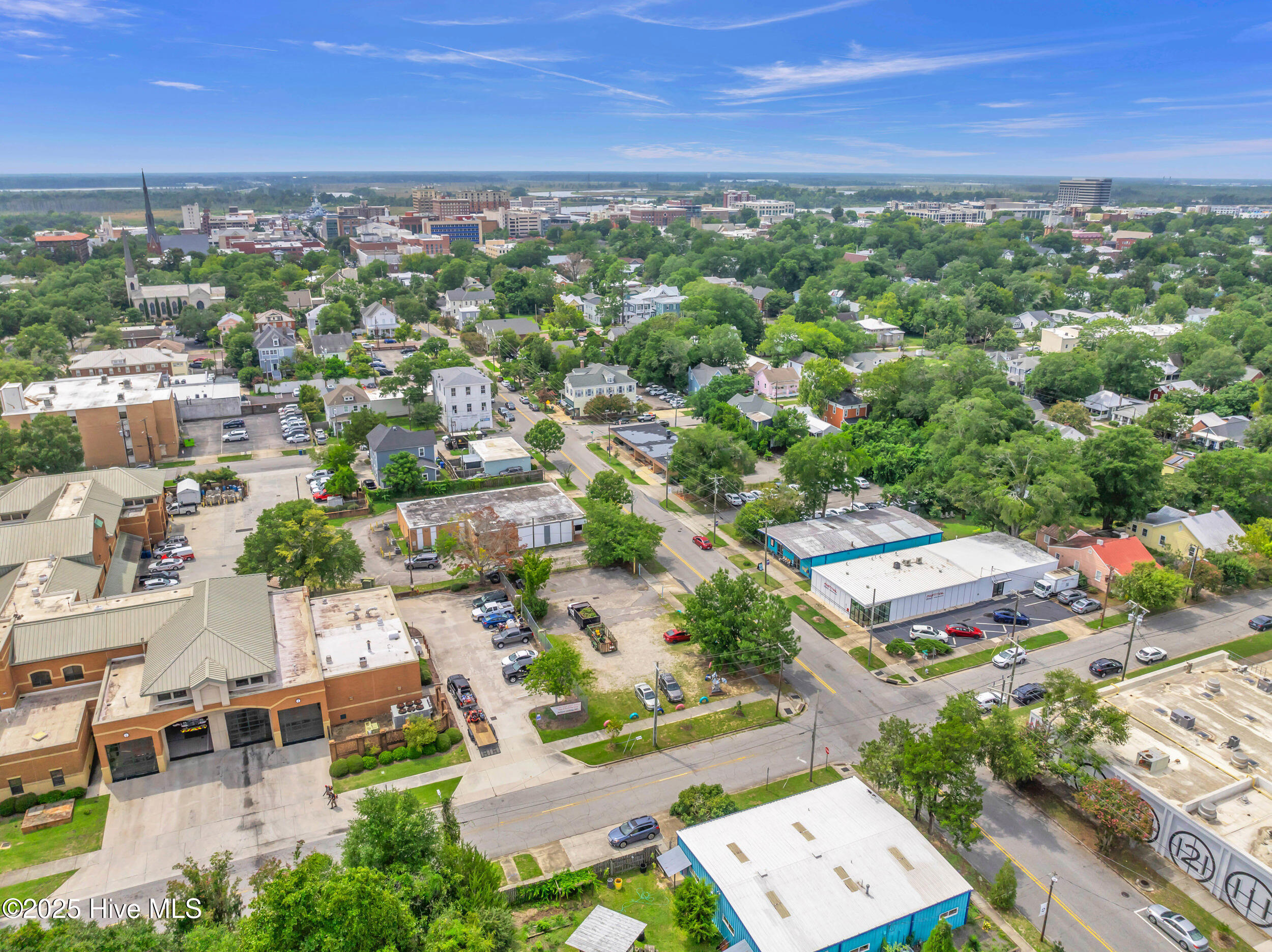 100522861 | Photo 22