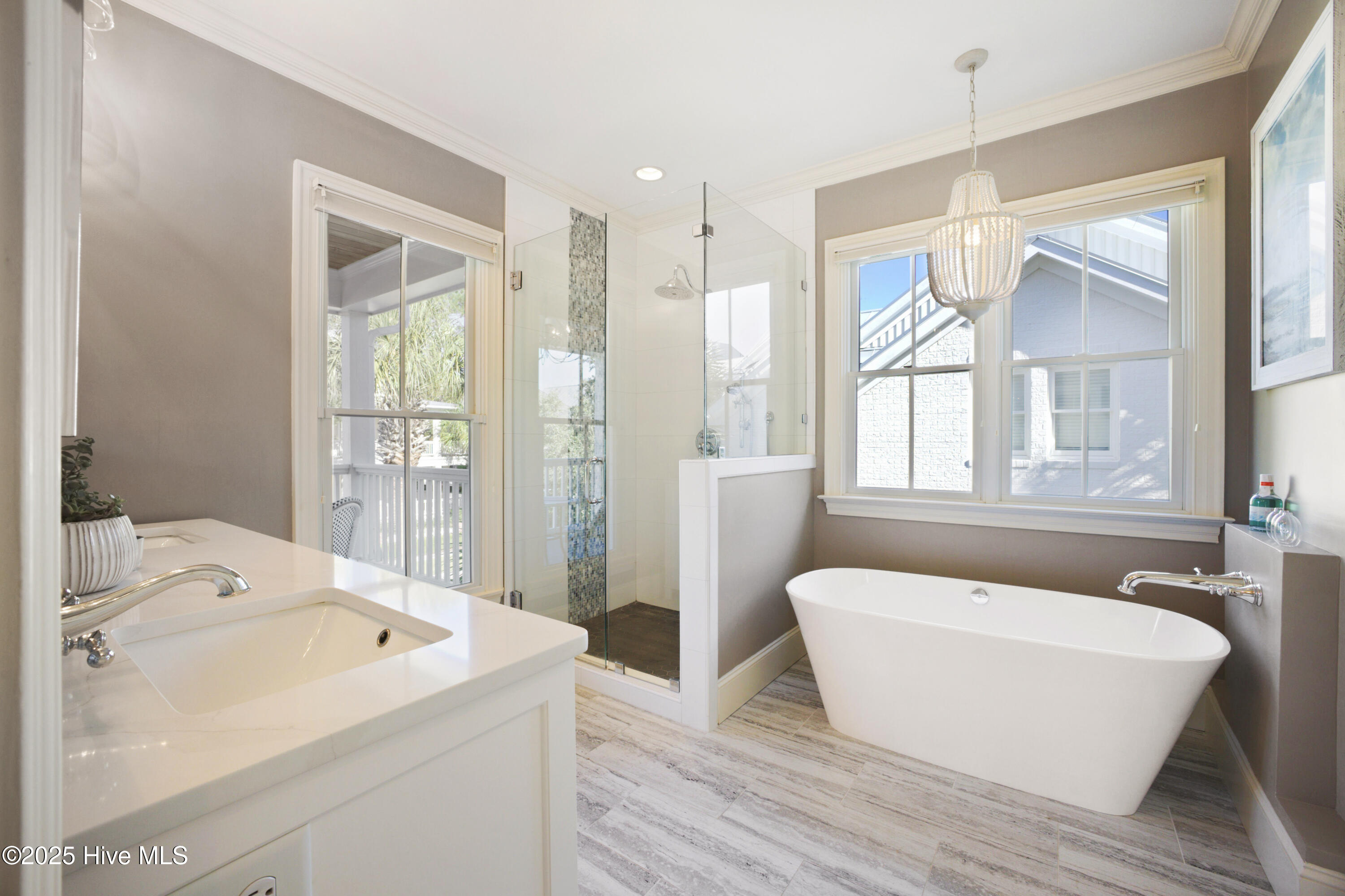 100541360 | Photo 31