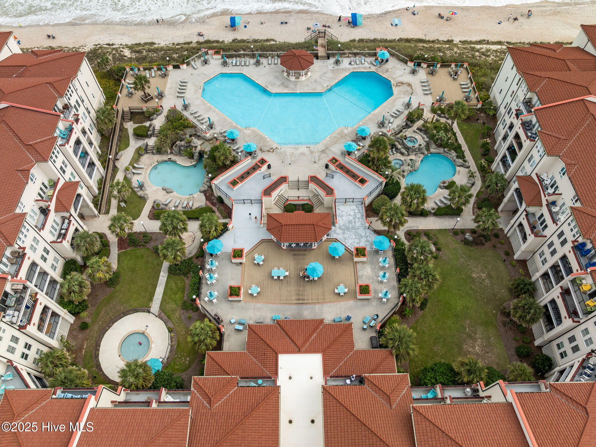 100536613 | Photo 33