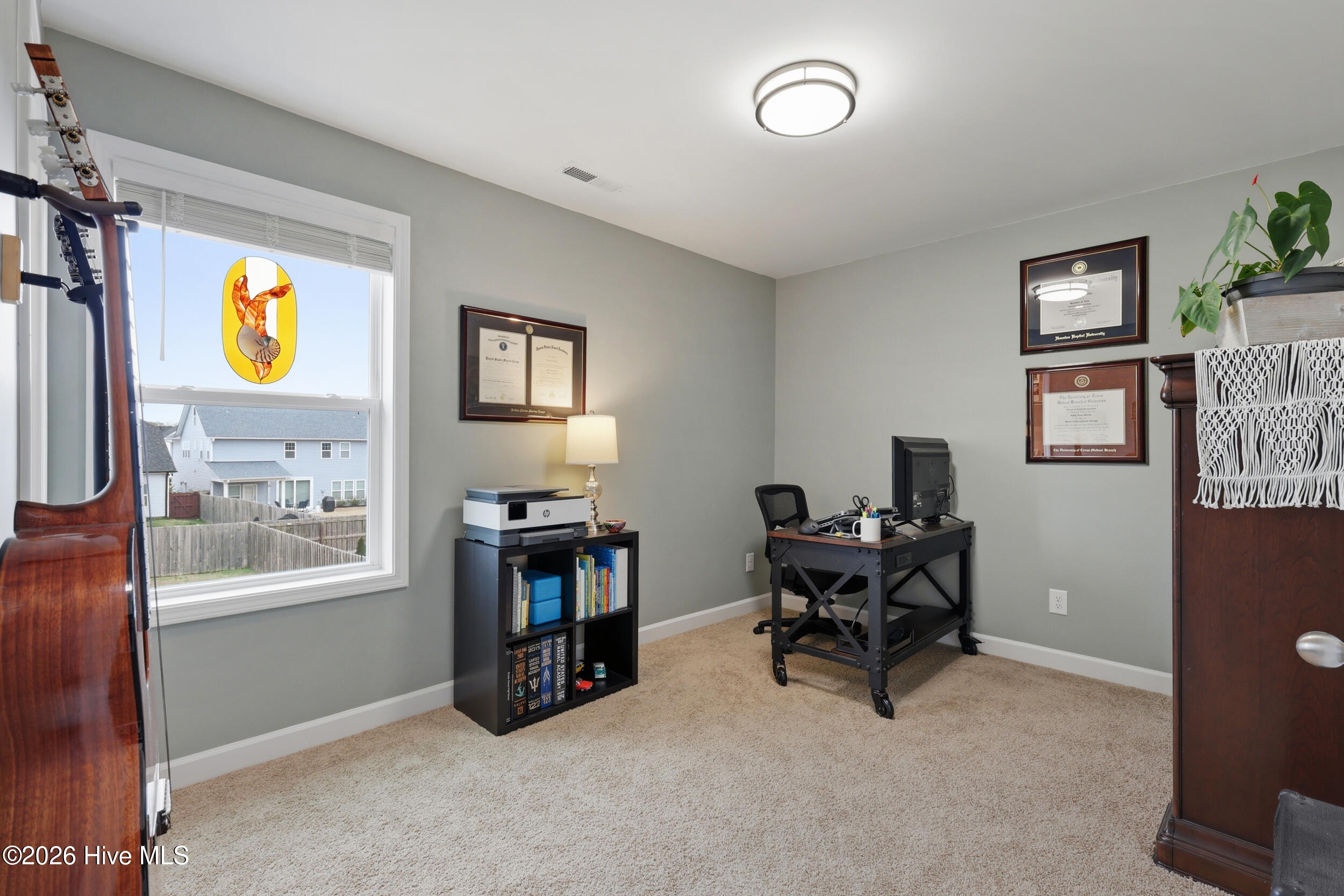 100565855 | Photo 32