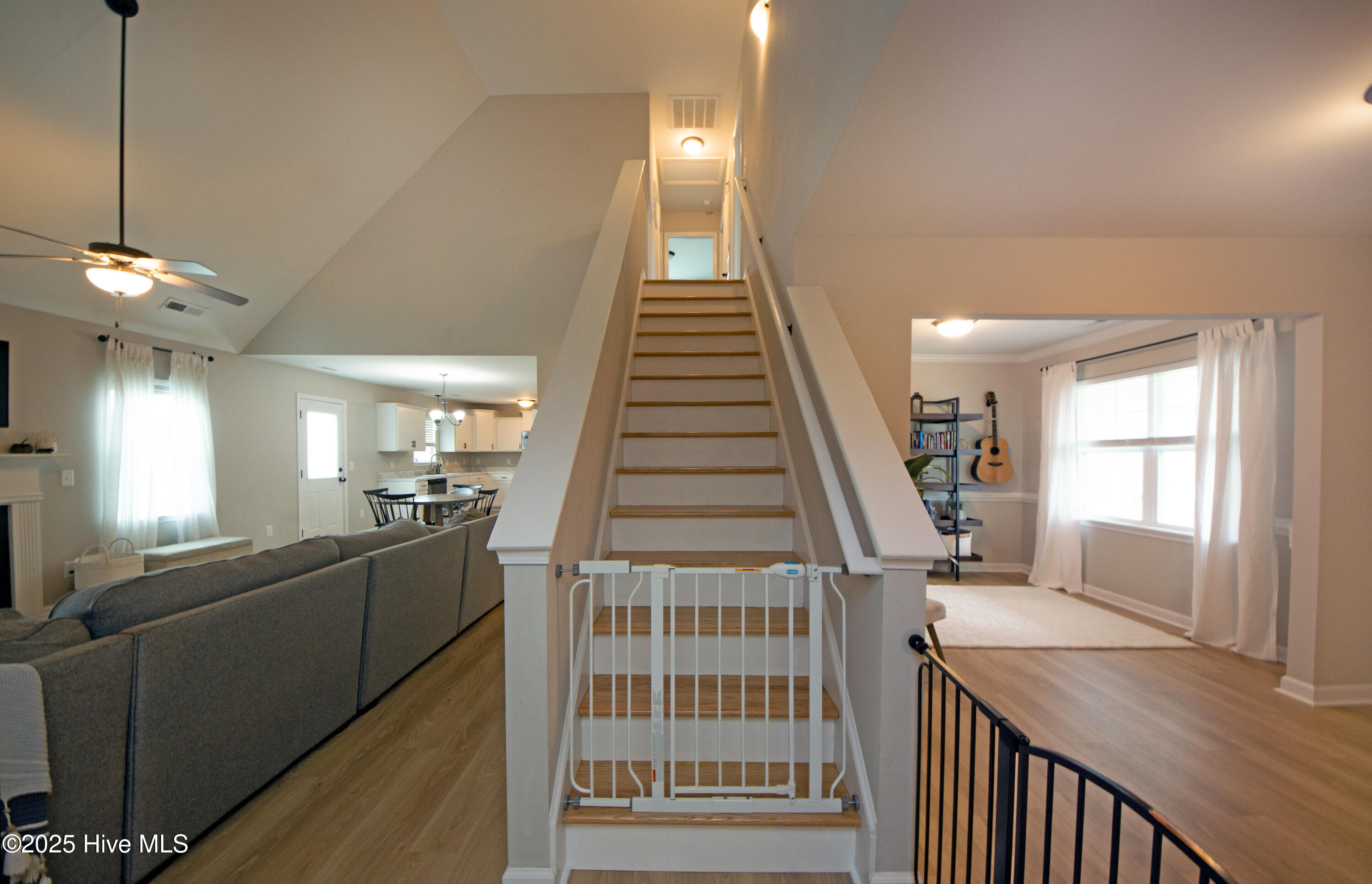 100539129 | Photo 34