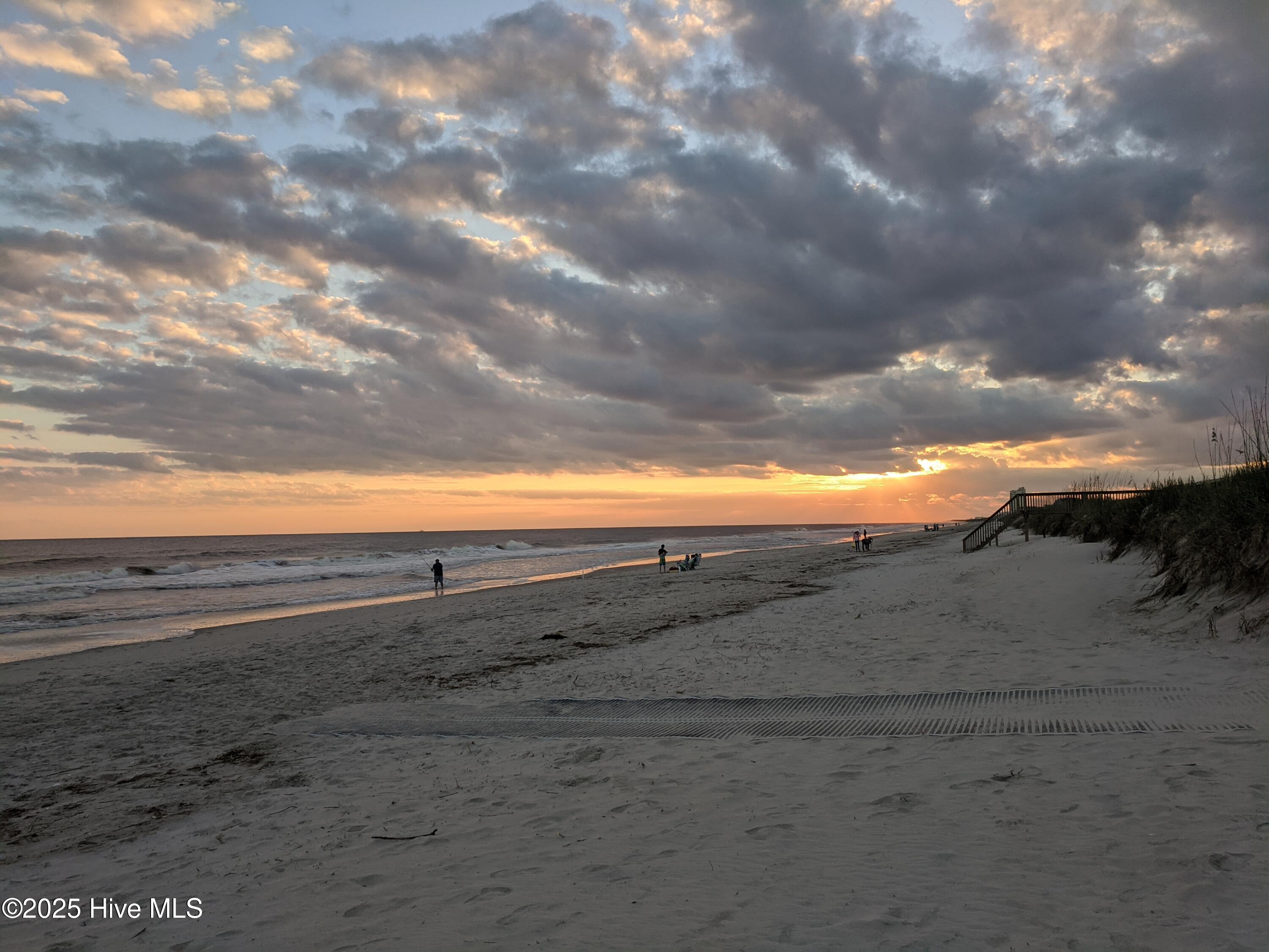 100527985 | Photo 52