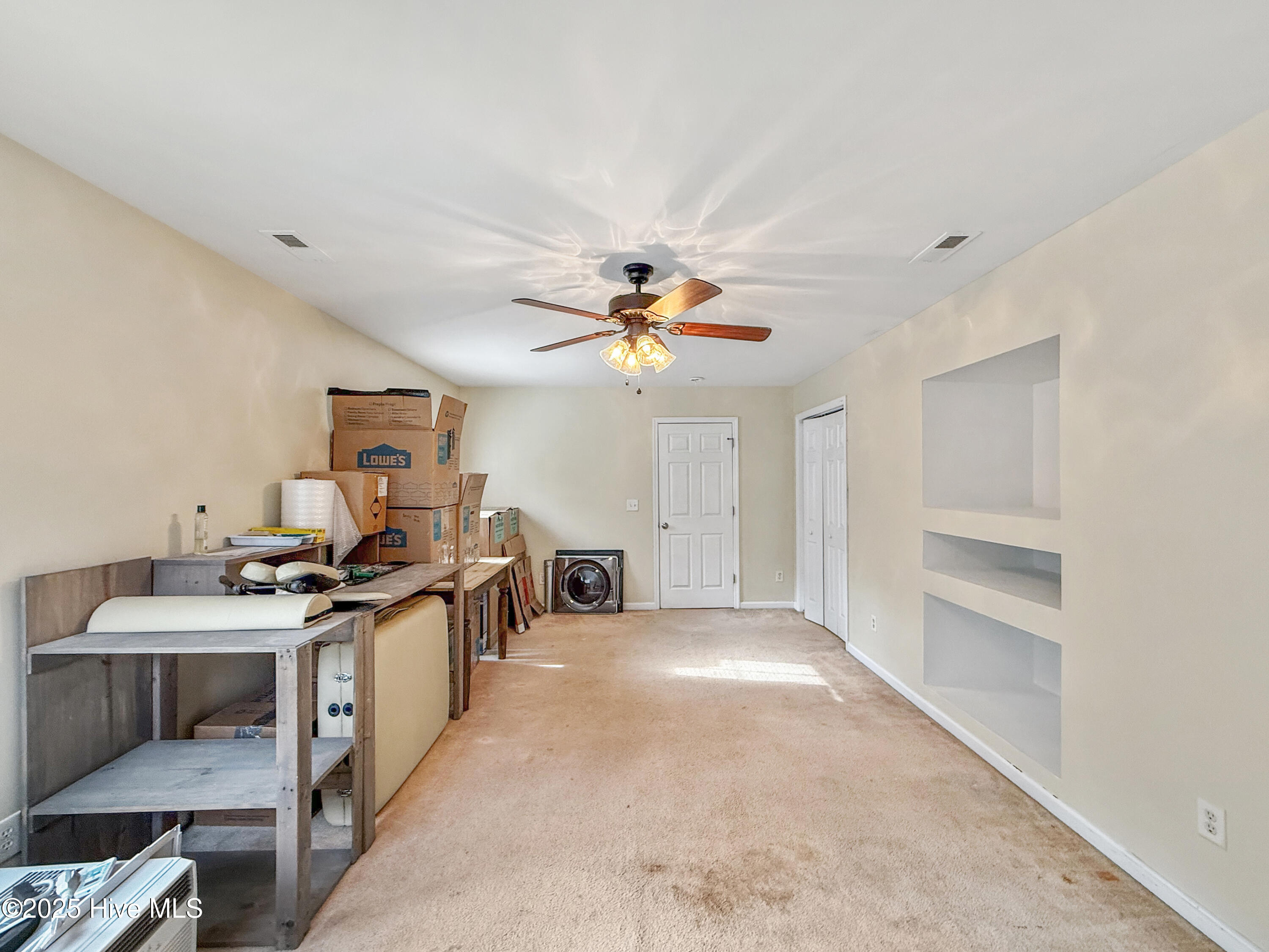 100528290 | Photo 37