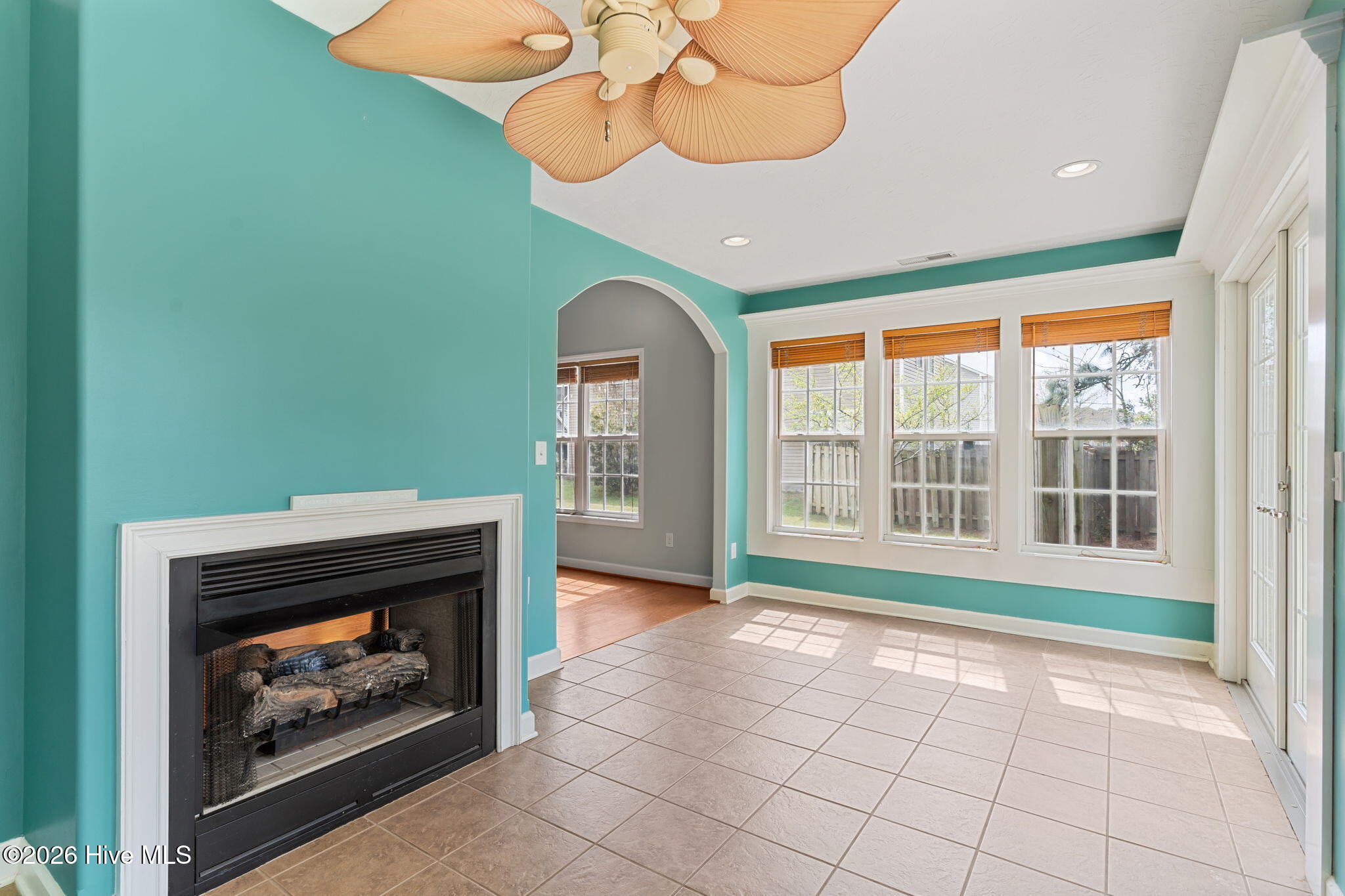 100563070 | Photo 20