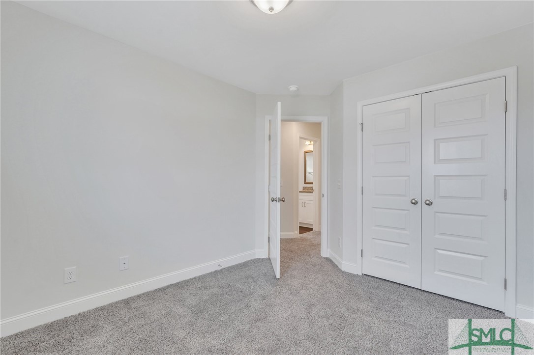 Photo is of another unit and does not represent the design selections in all units.