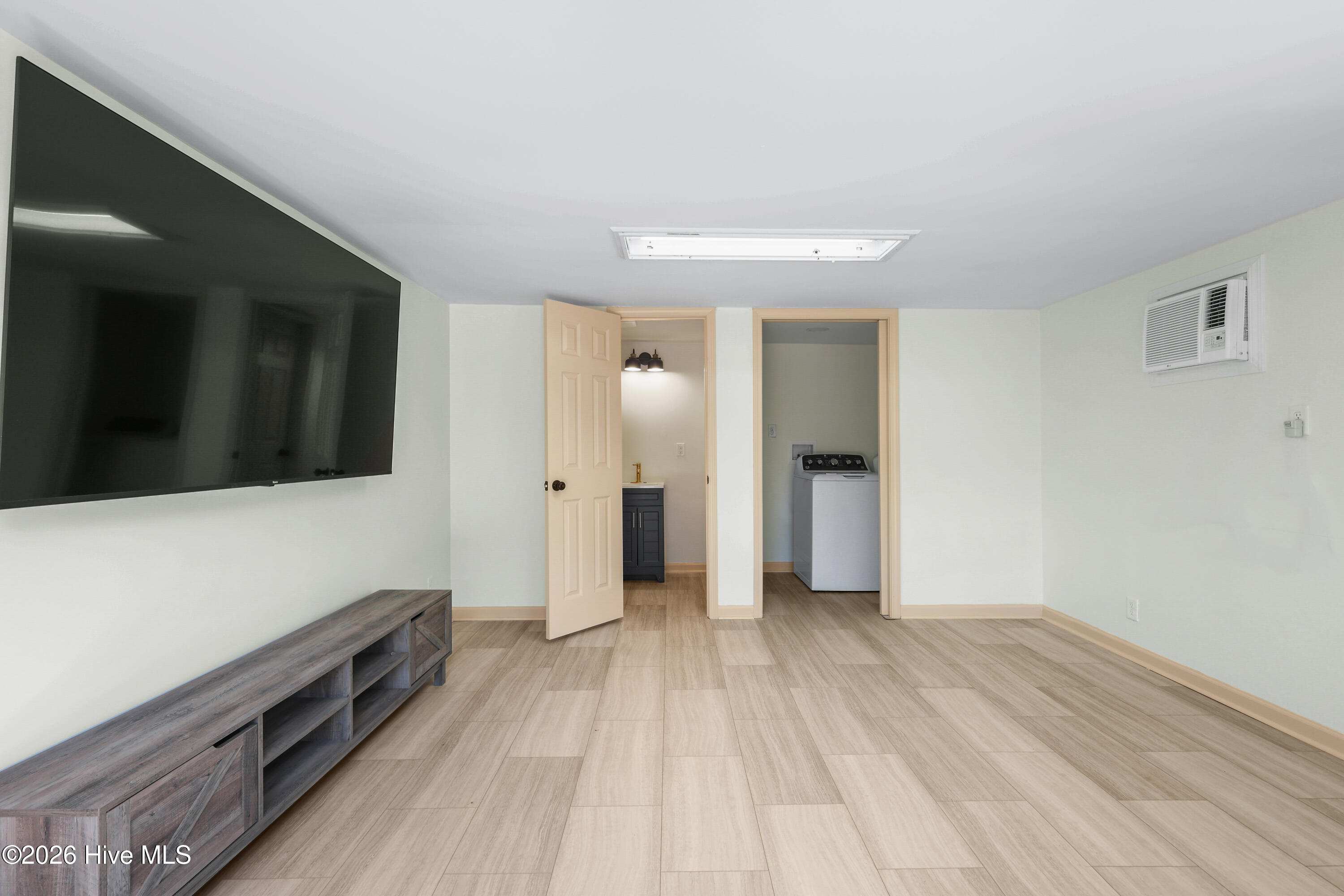 100567832 | Photo 28