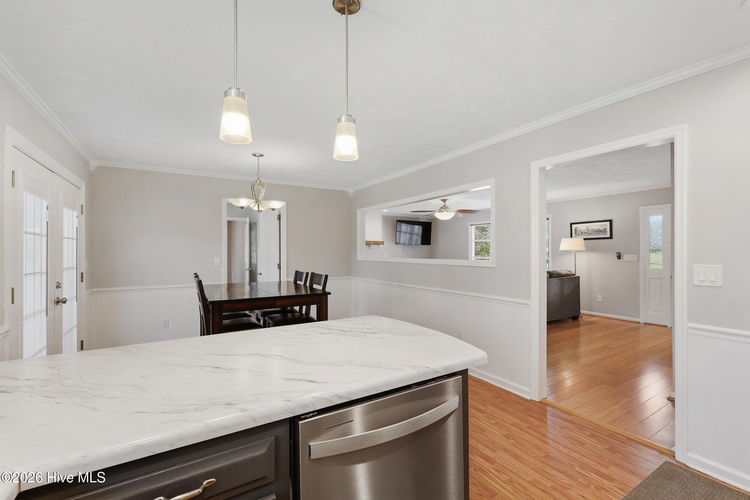 100559679 | Photo 17