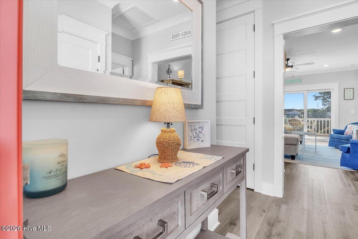 100565716 | Photo 10