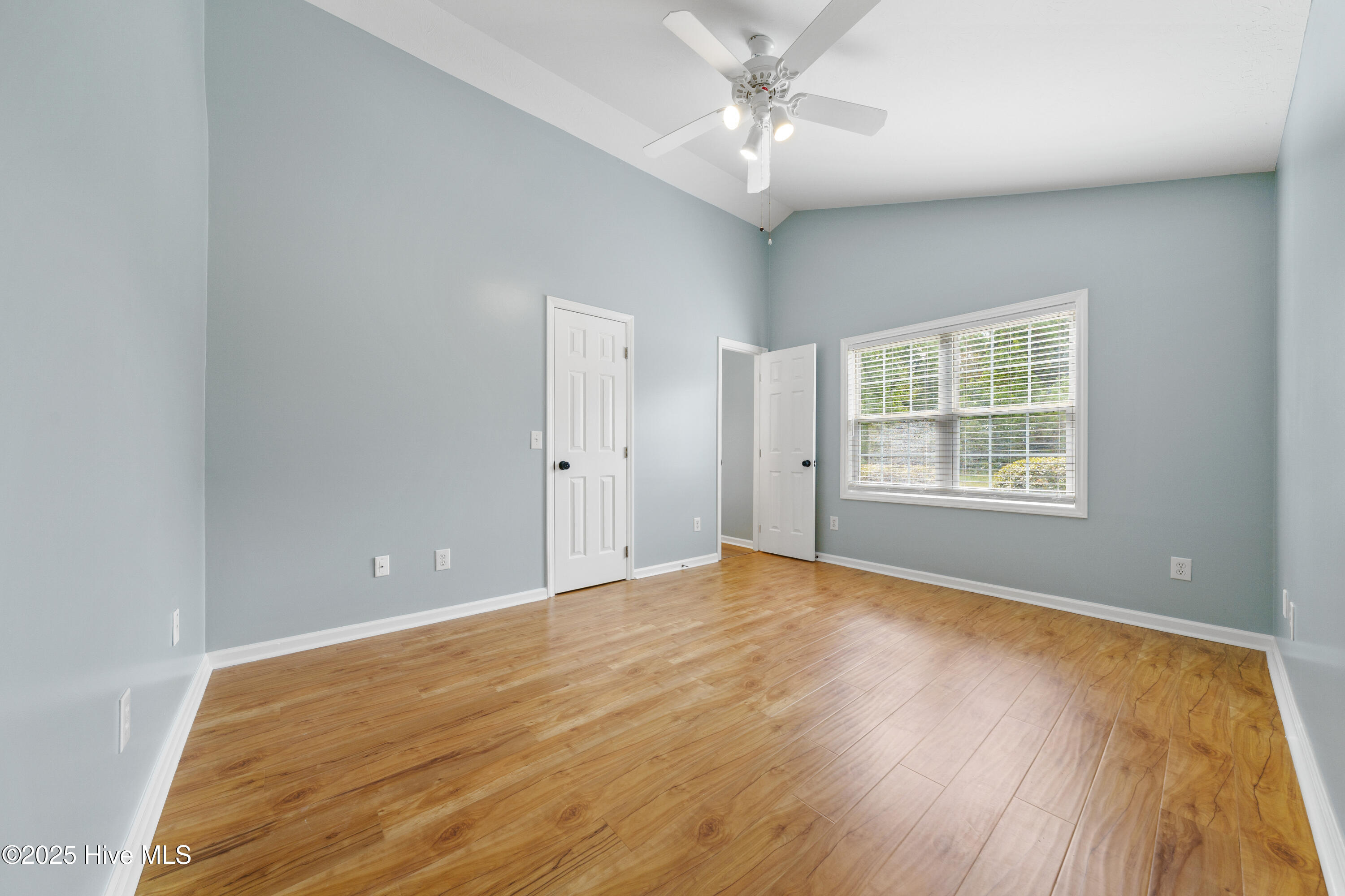 100531381 | Photo 21