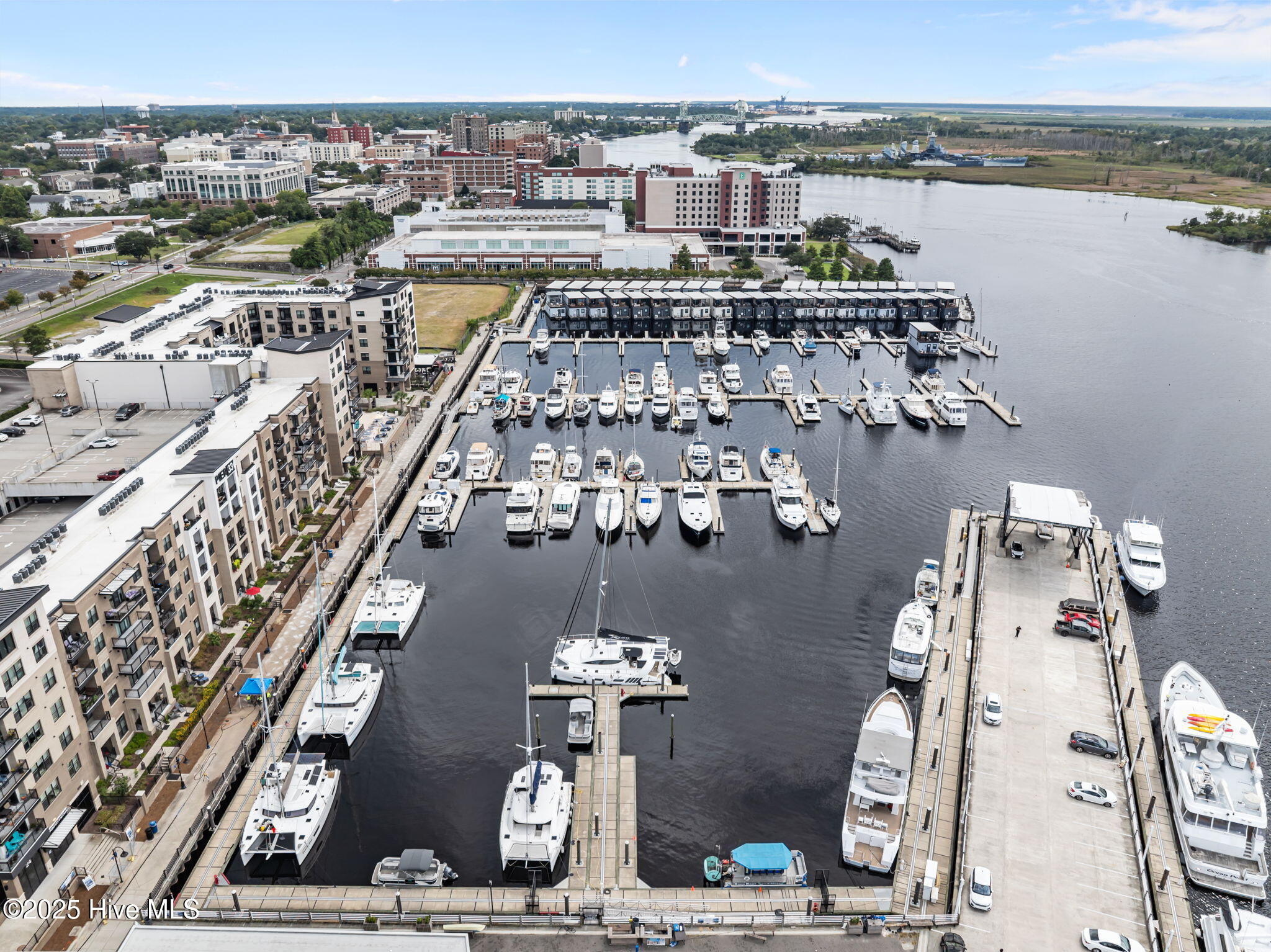 100528560 | Photo 10