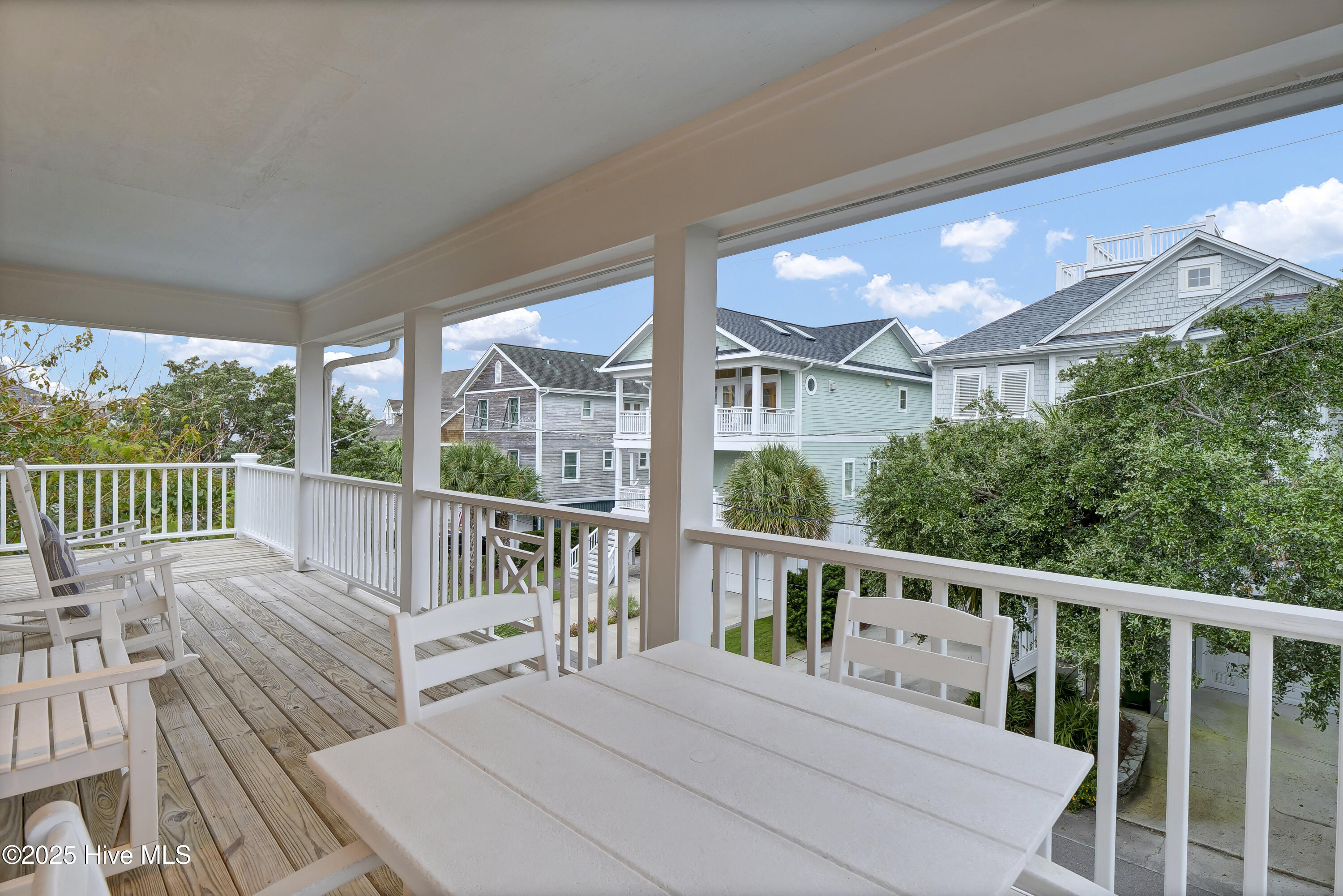 100525301 | Photo 41