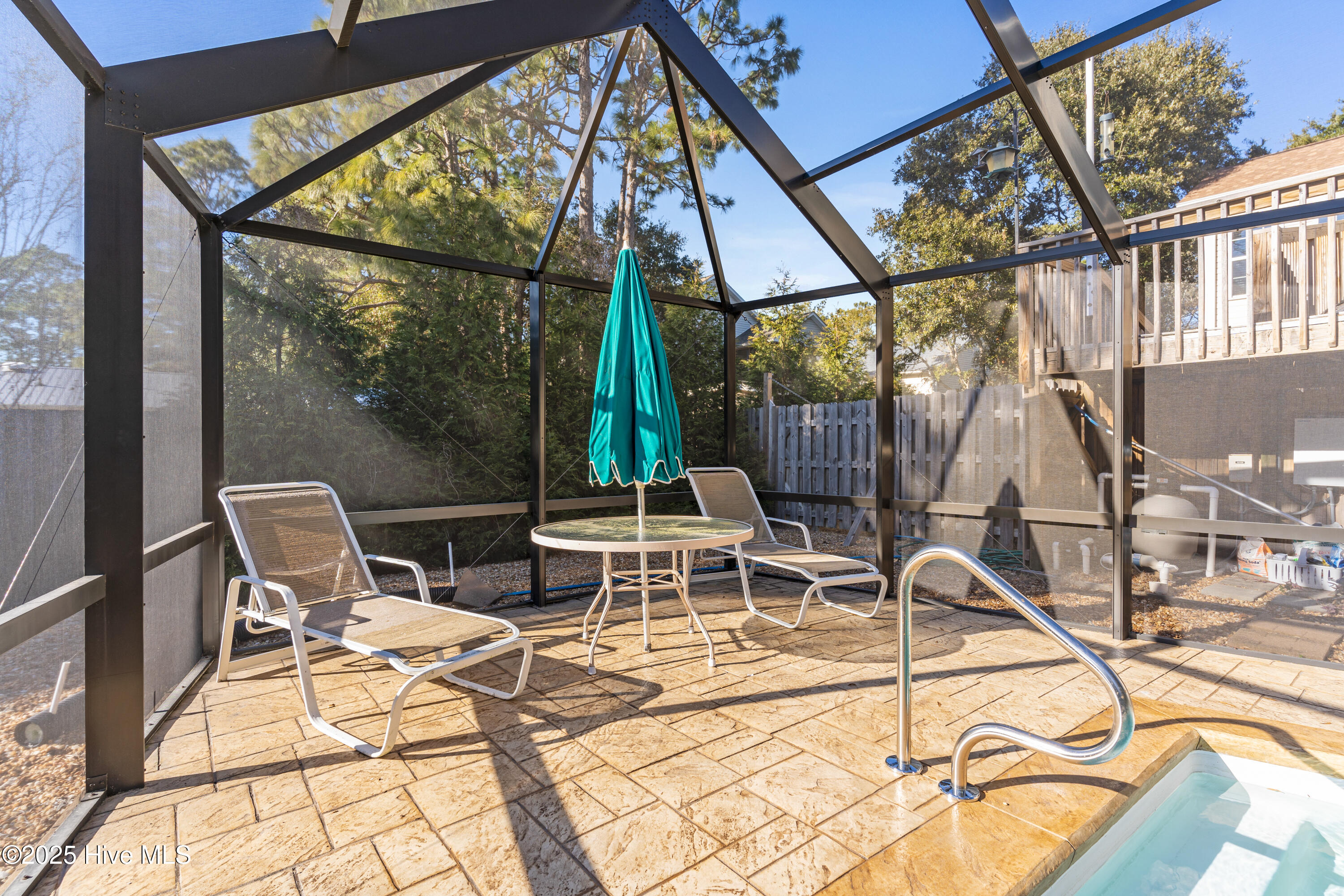 100482741 | Photo 32