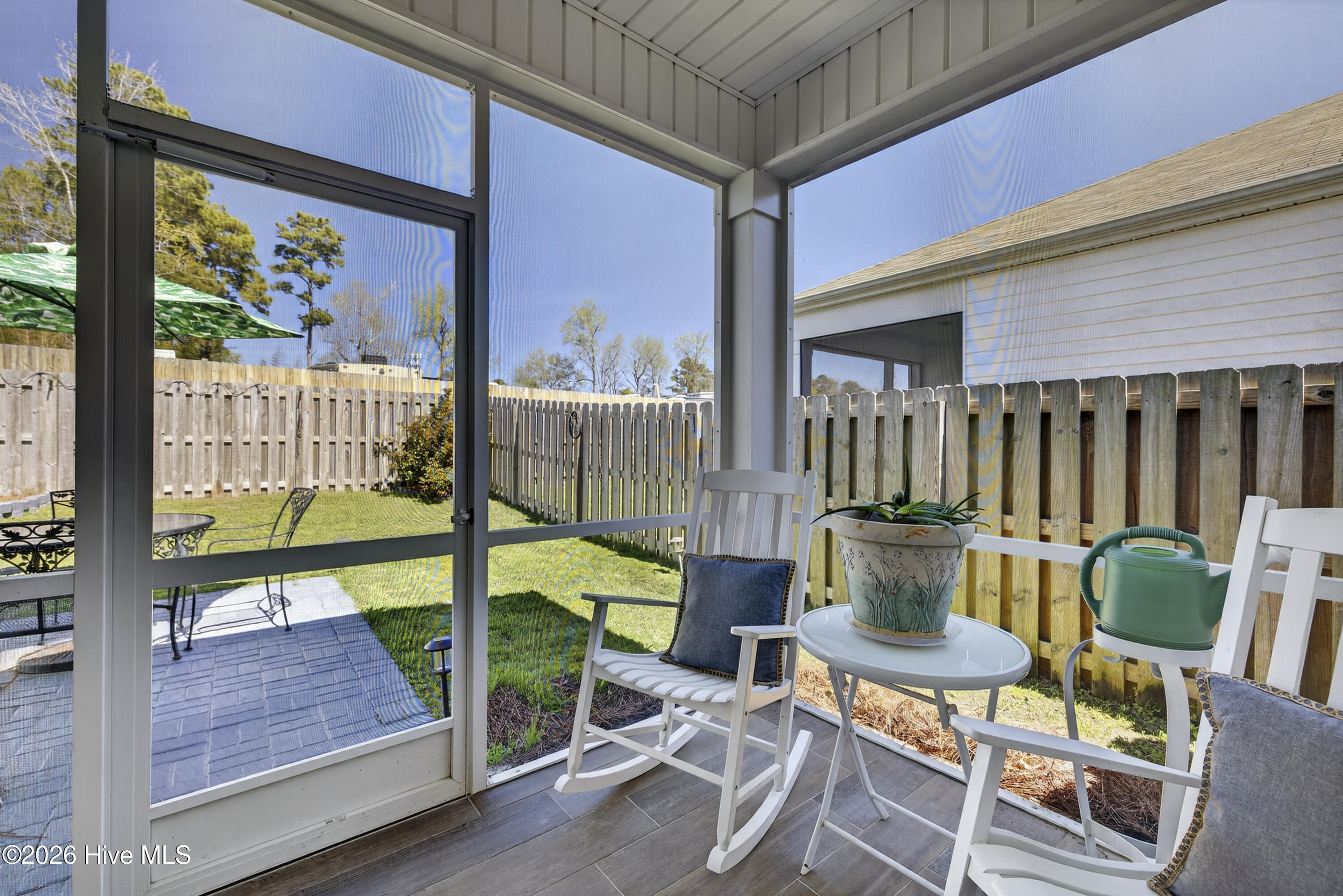 100560970 | Photo 15