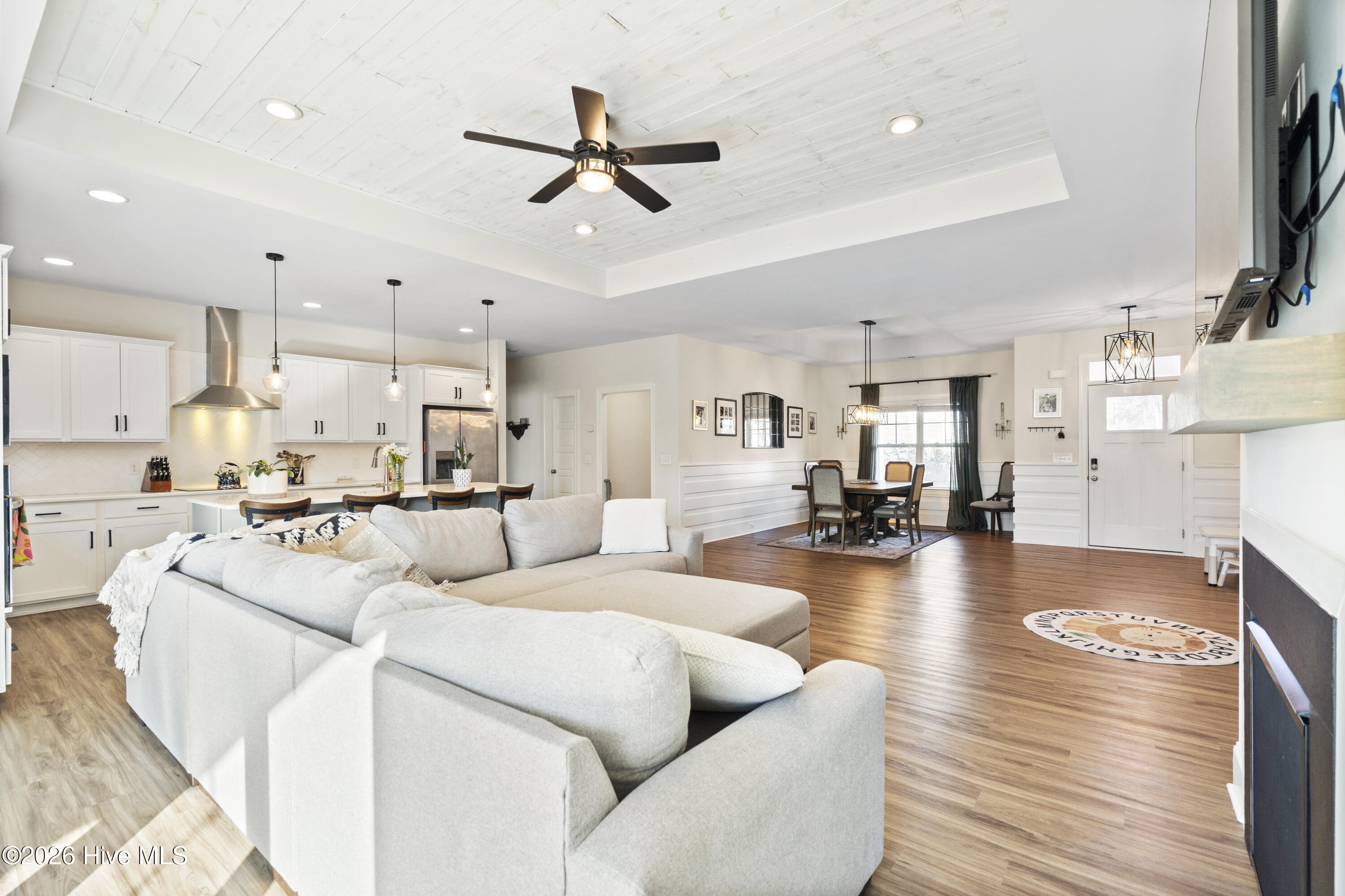 100552467 | Photo 25