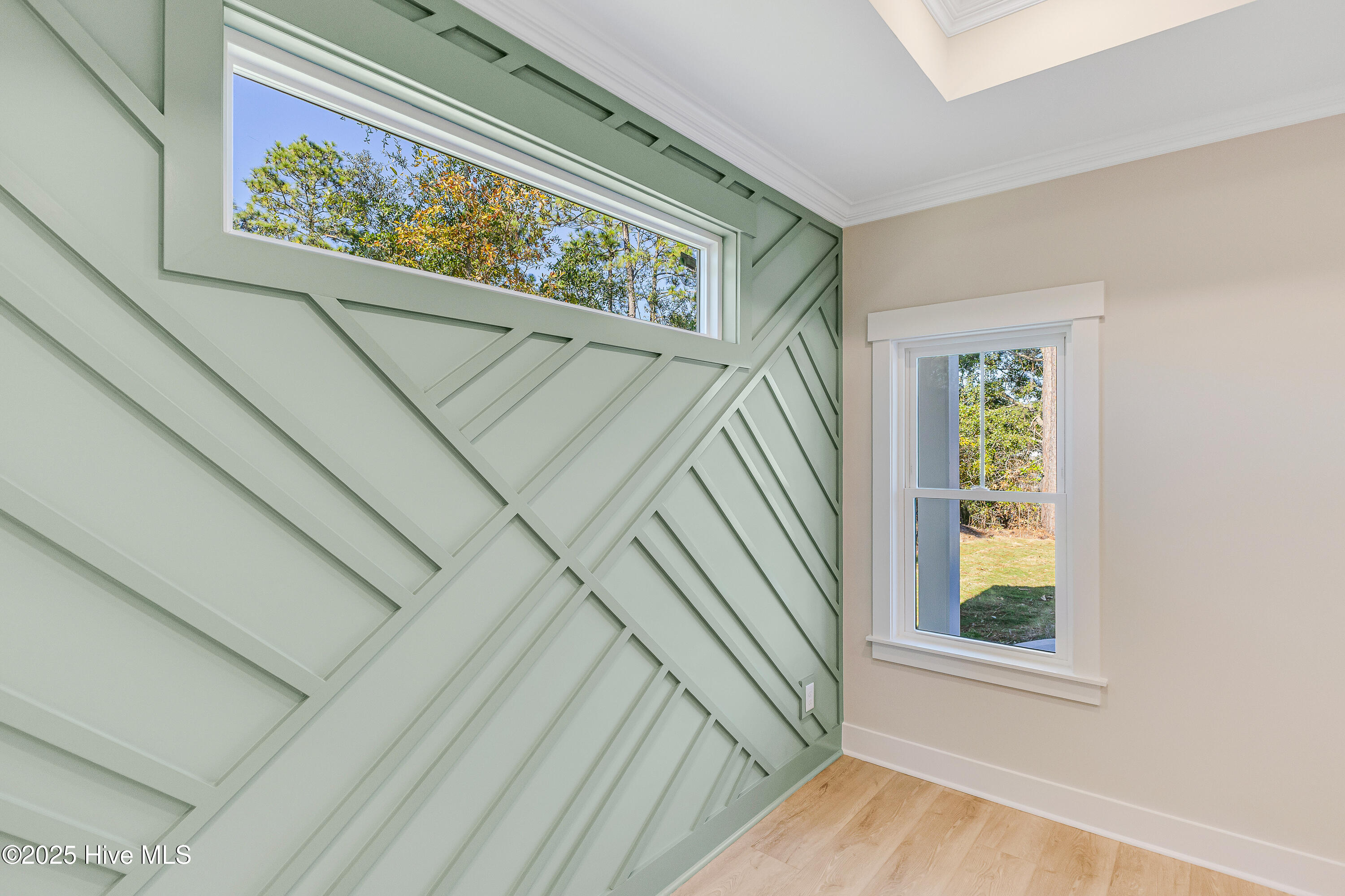 100533069 | Photo 23