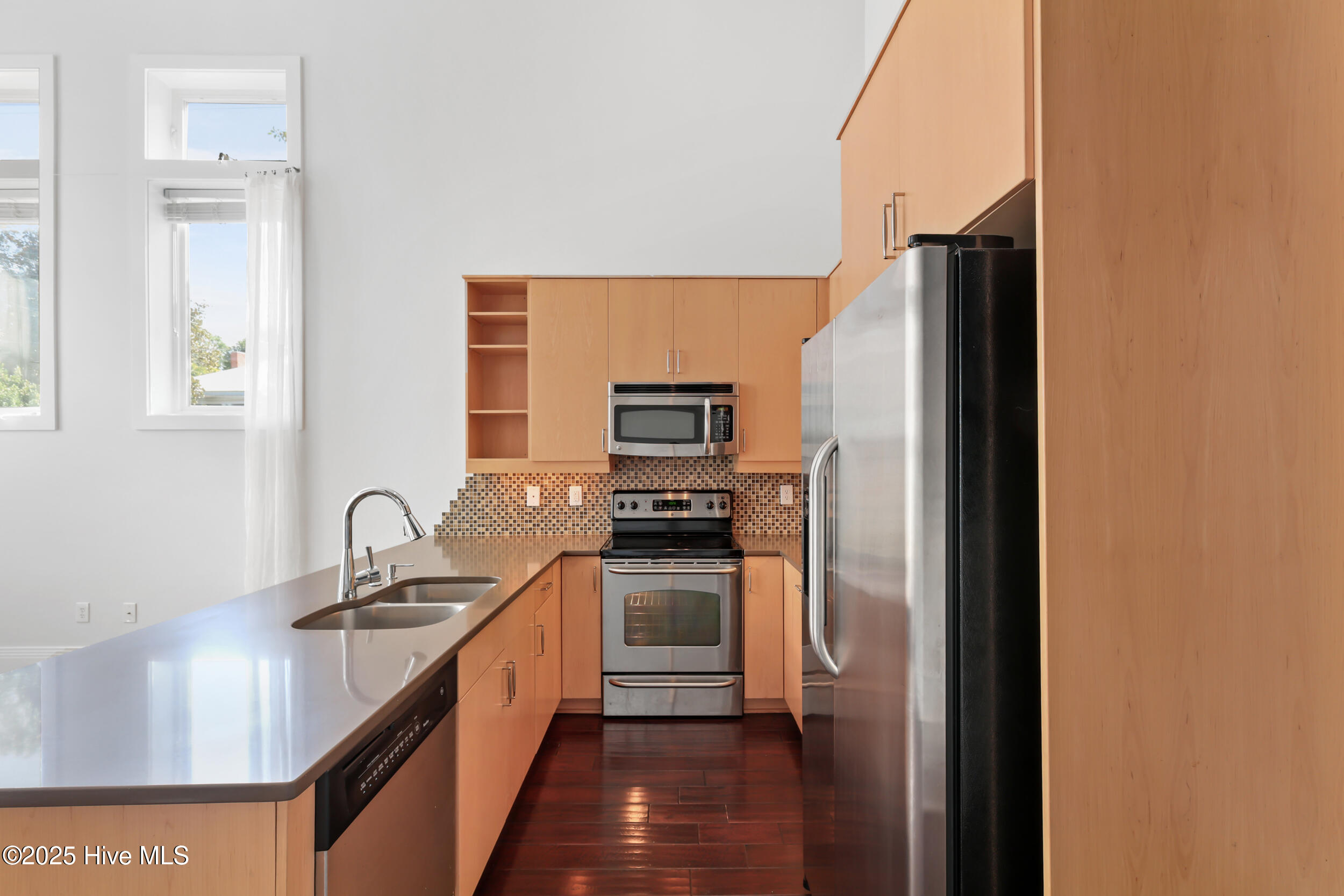 100523364 | Photo 18