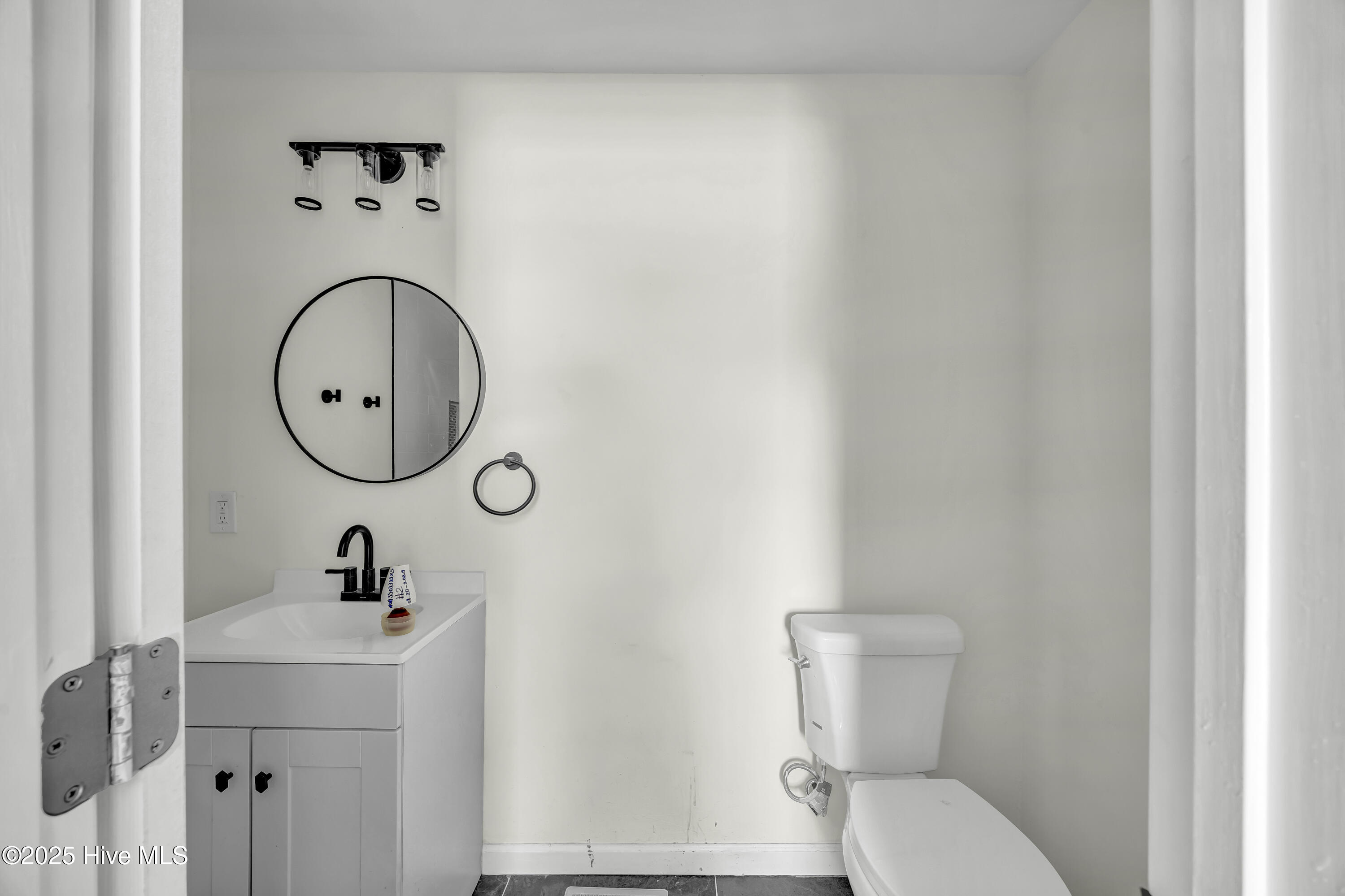 100537588 | Photo 13