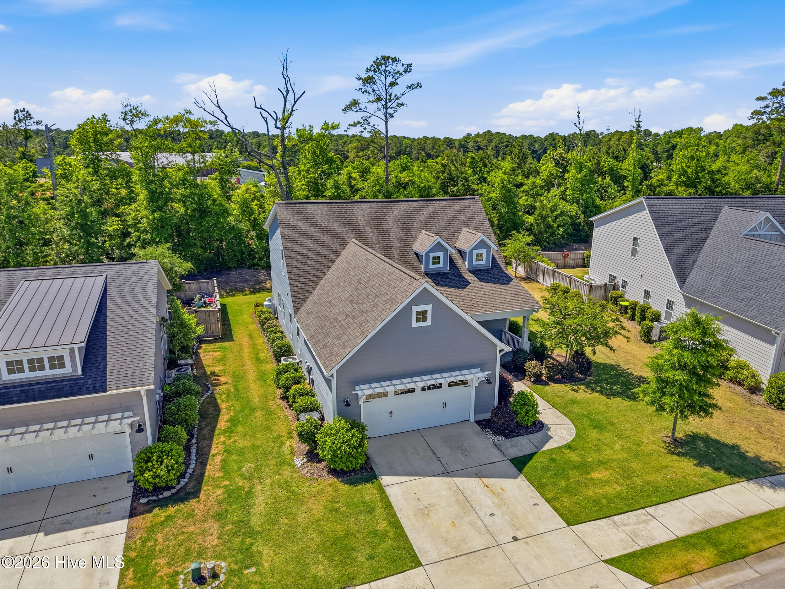 100570242 | Photo 37