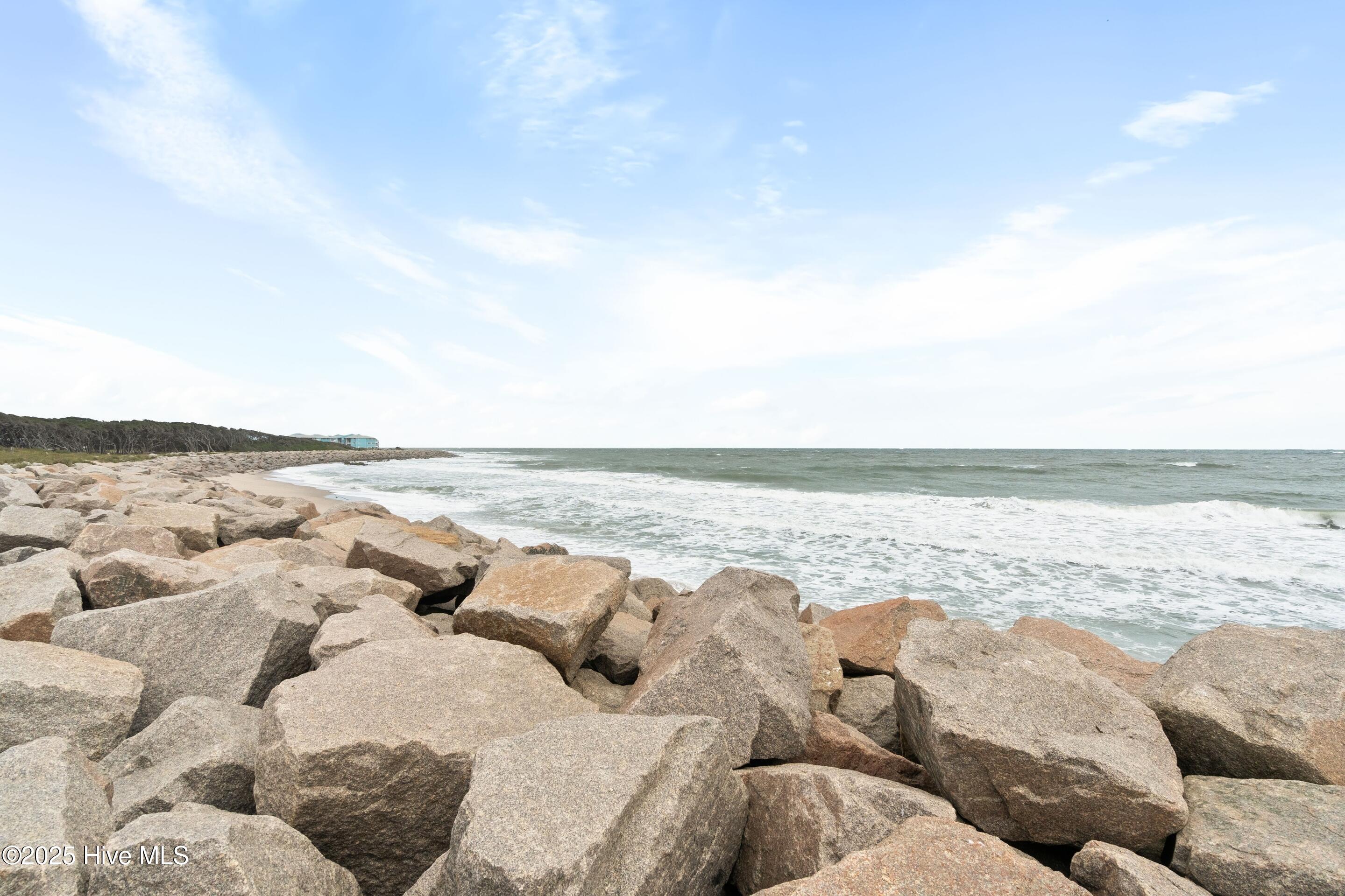 100532800 | Photo 65