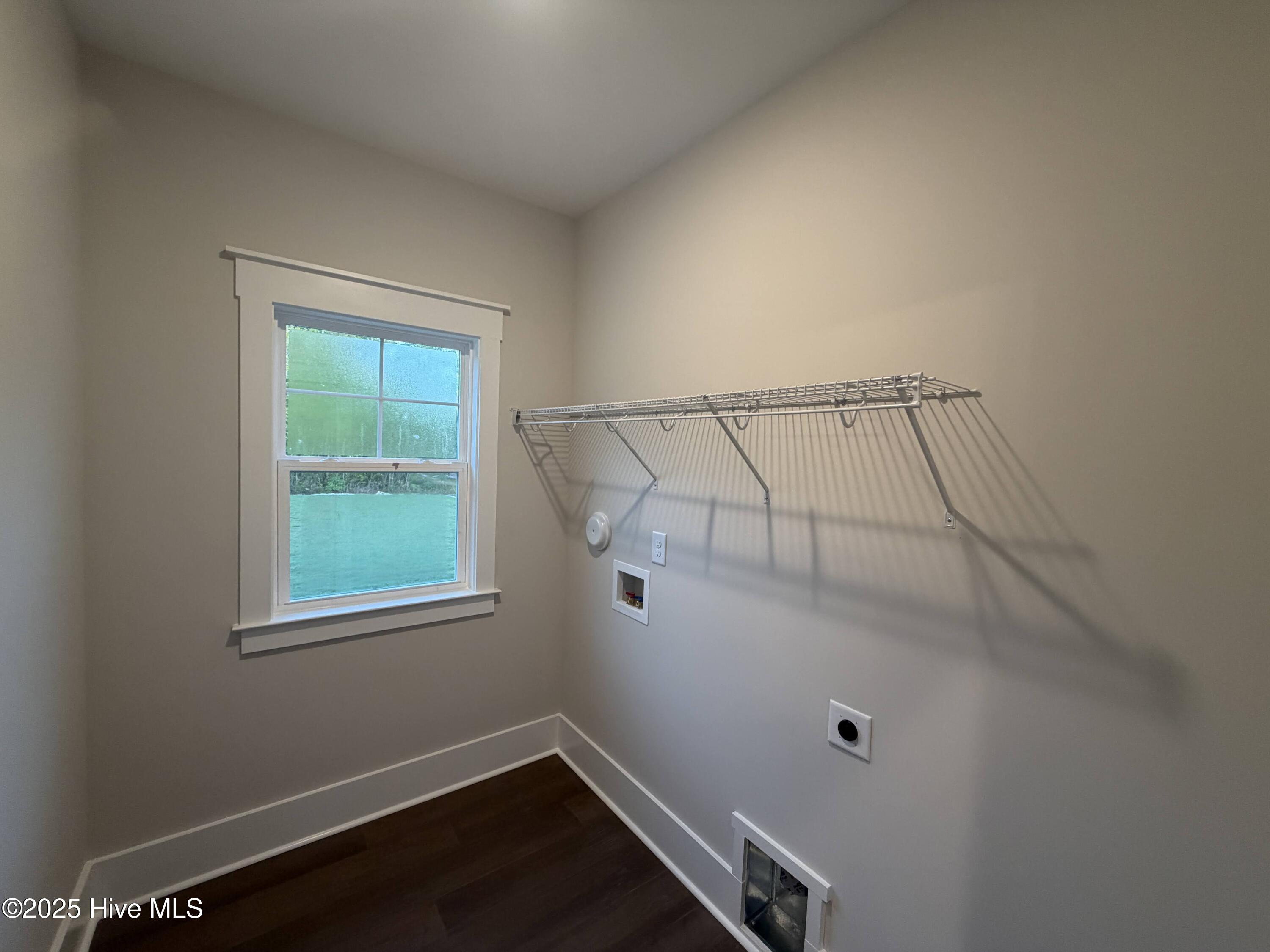 100521695 | Photo 20