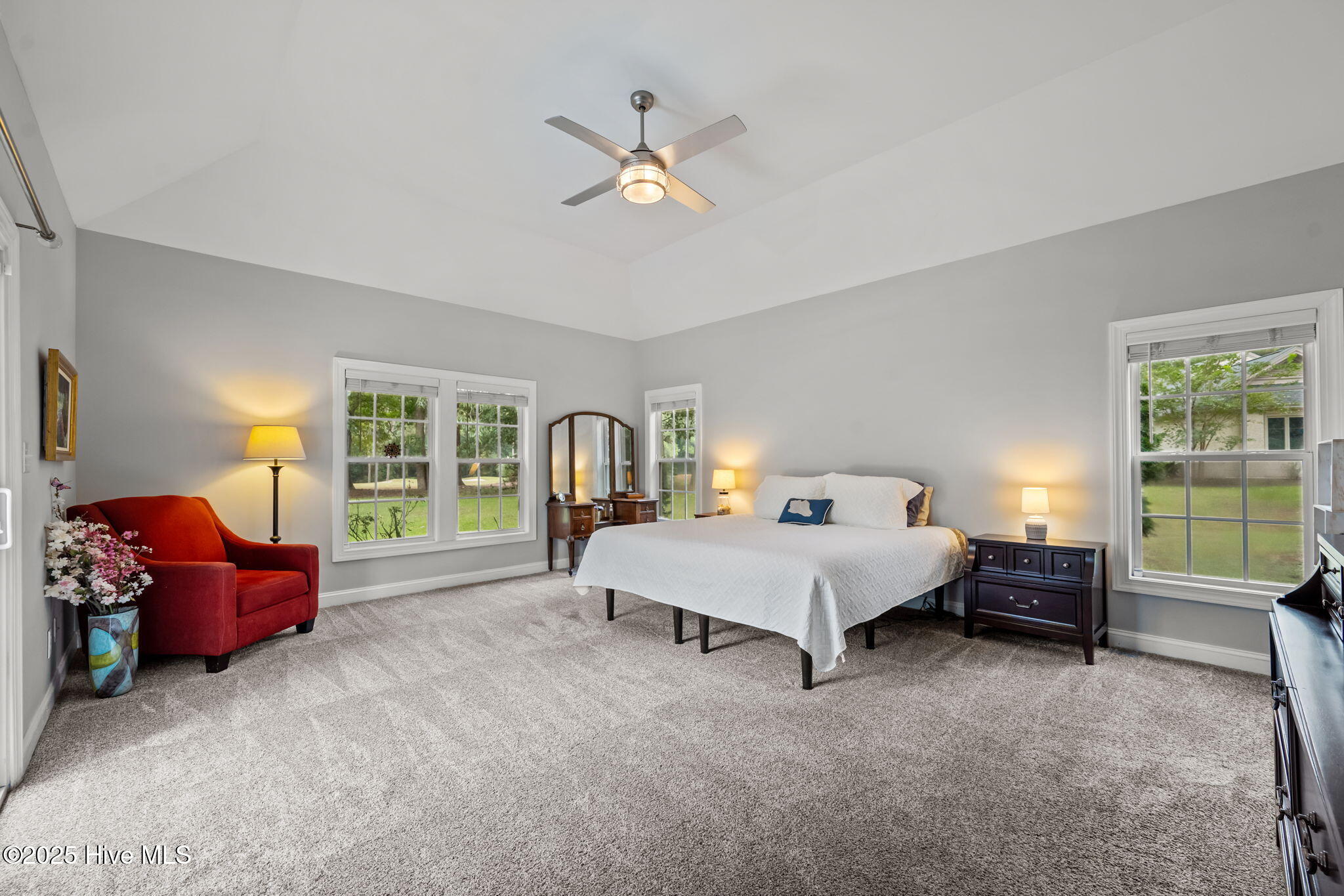 100524687 | Photo 29