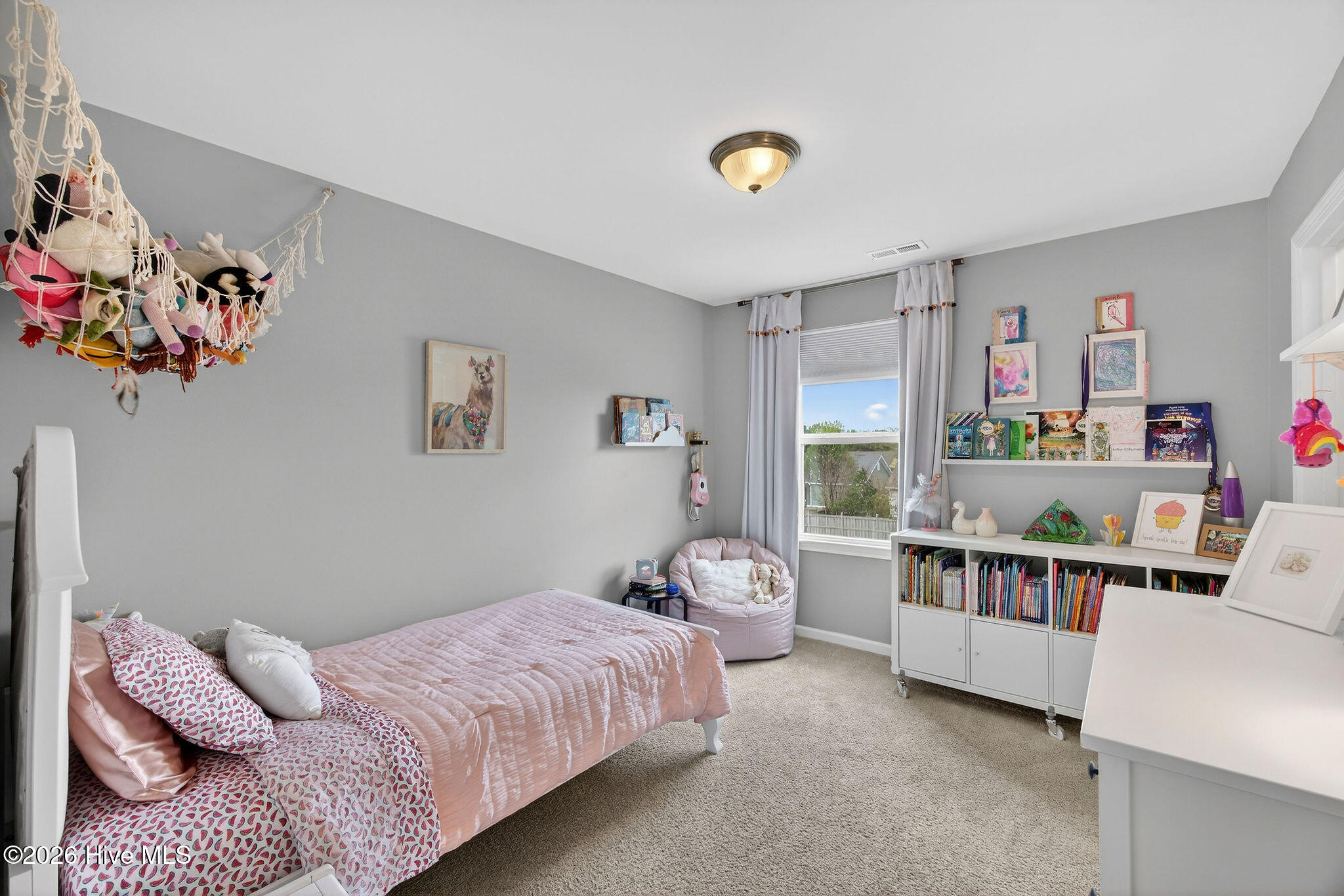 100562313 | Photo 42