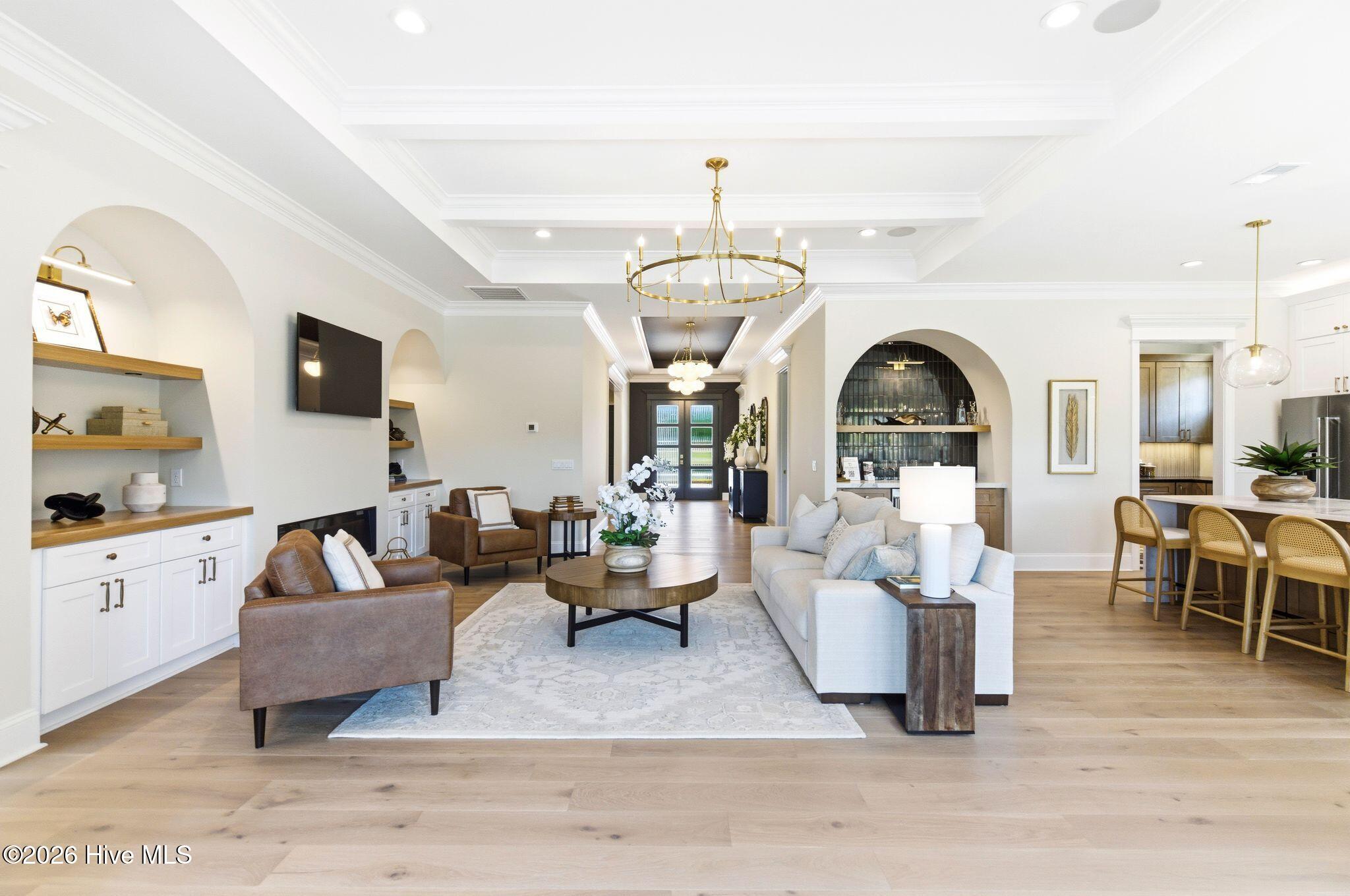 100570119 | Photo 13