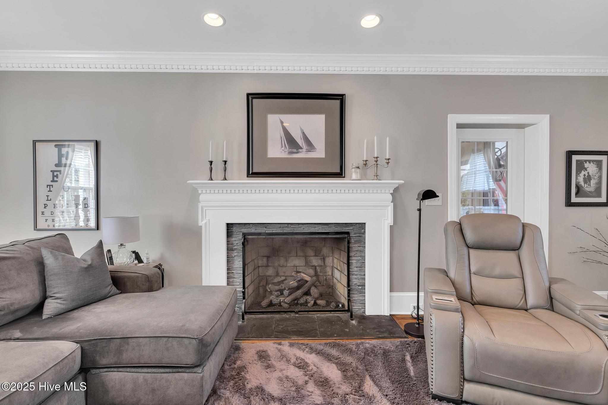 100527249 | Photo 30