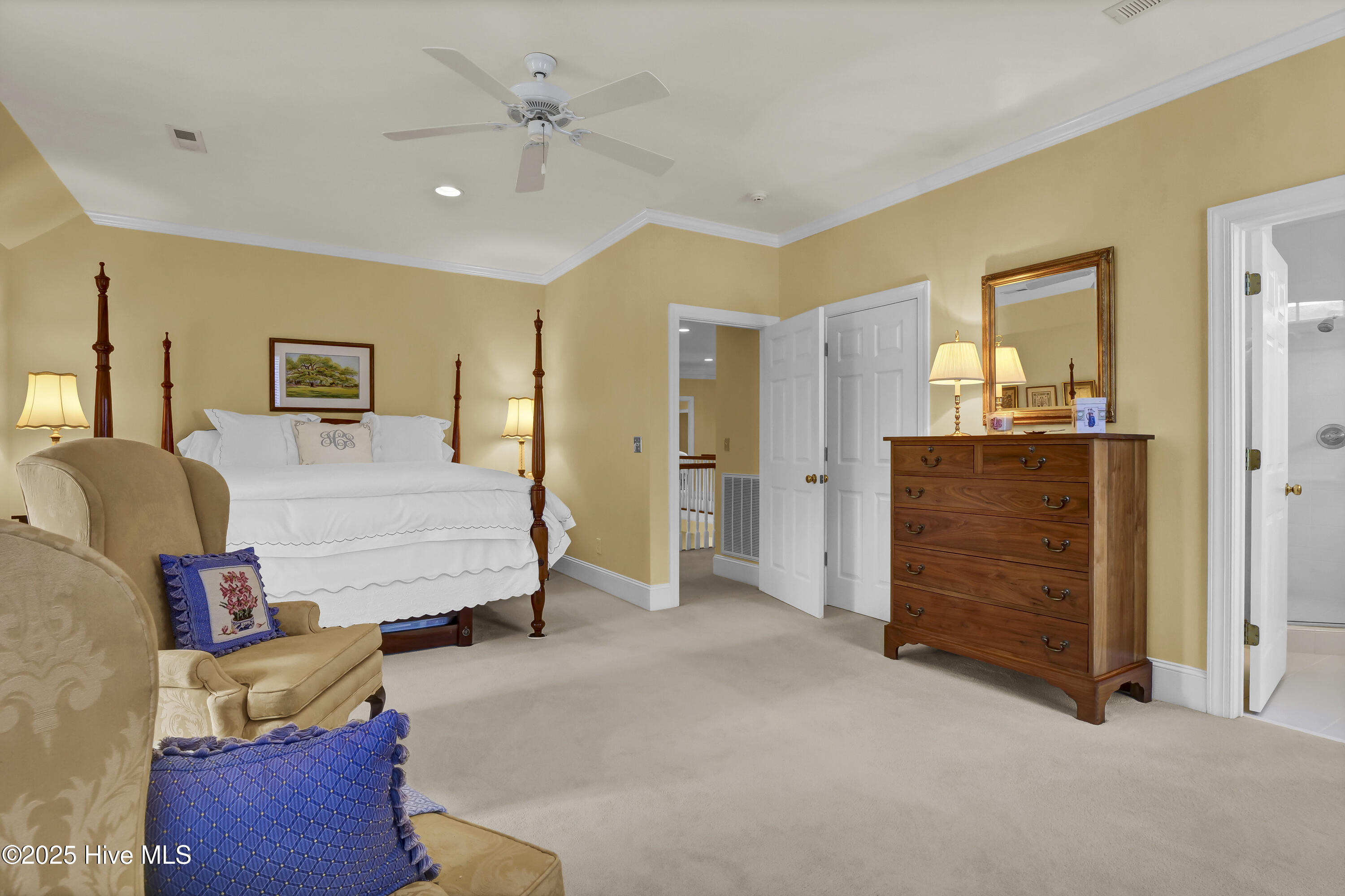 100559823 | Photo 37