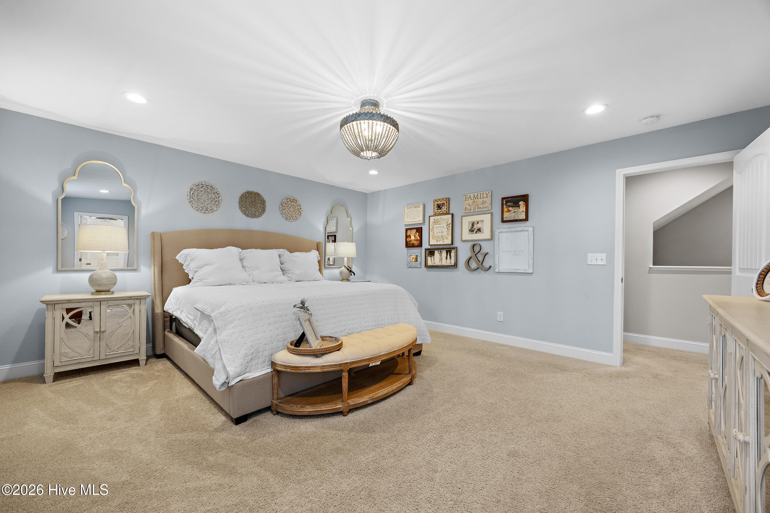 100566940 | Photo 41