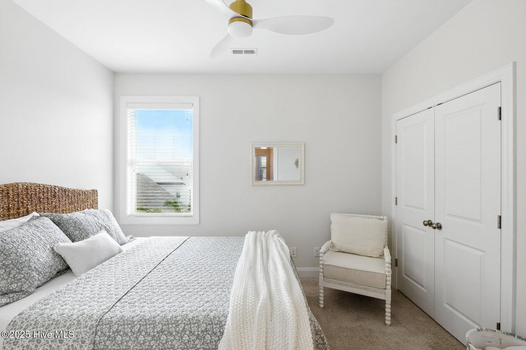 100547438 | Photo 14