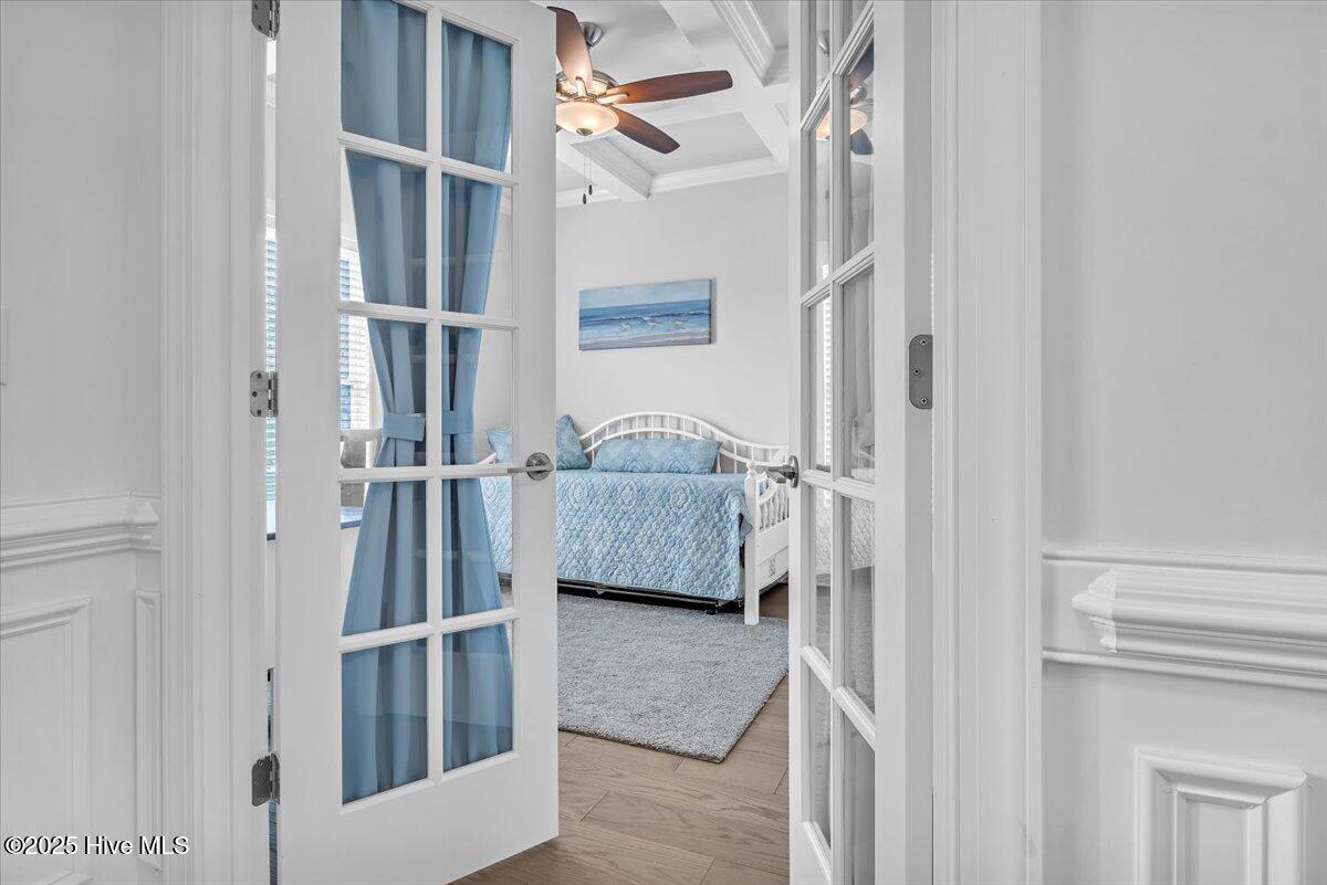 100530087 | Photo 26