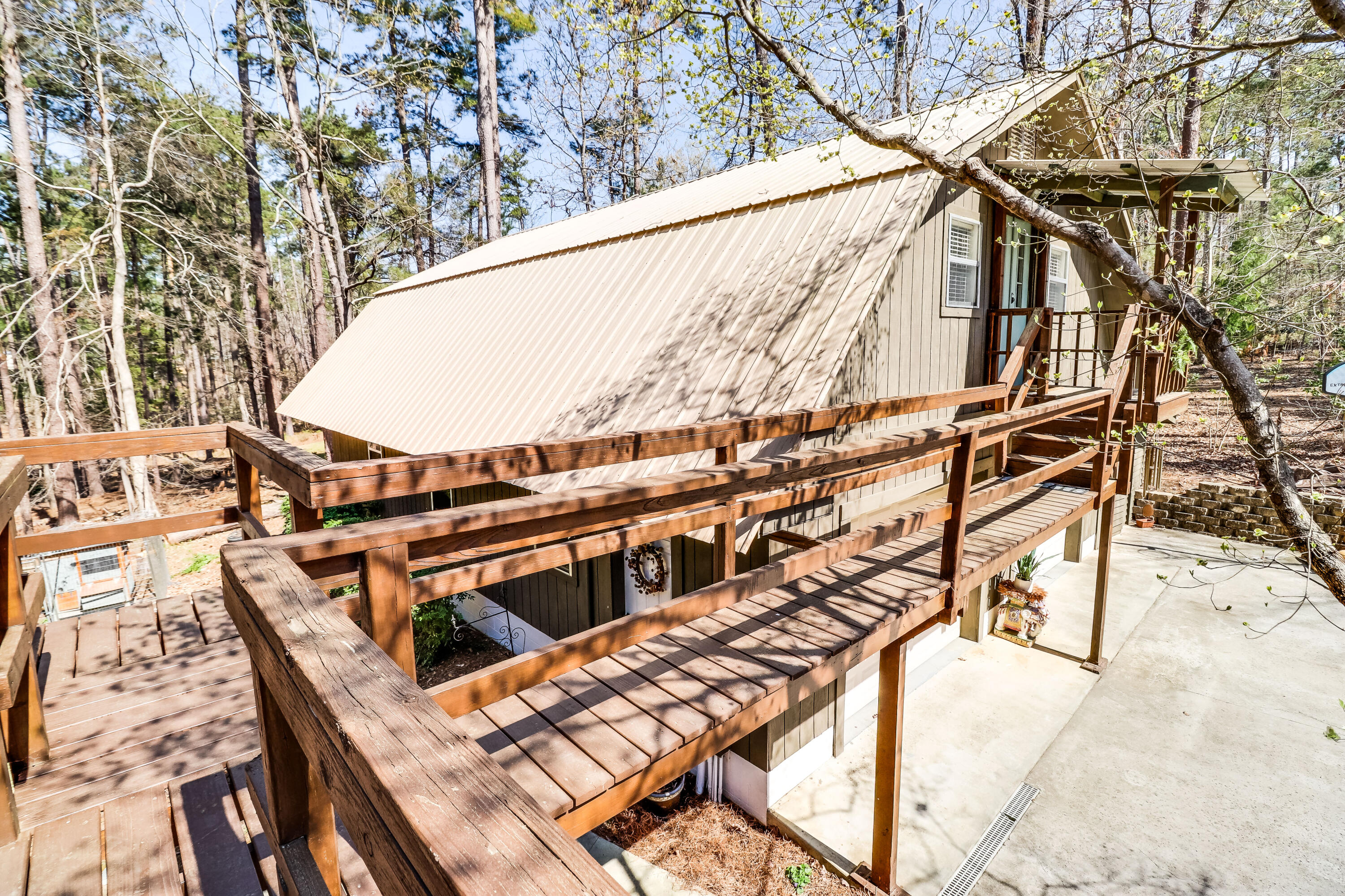 1061 Delaware Dr-58