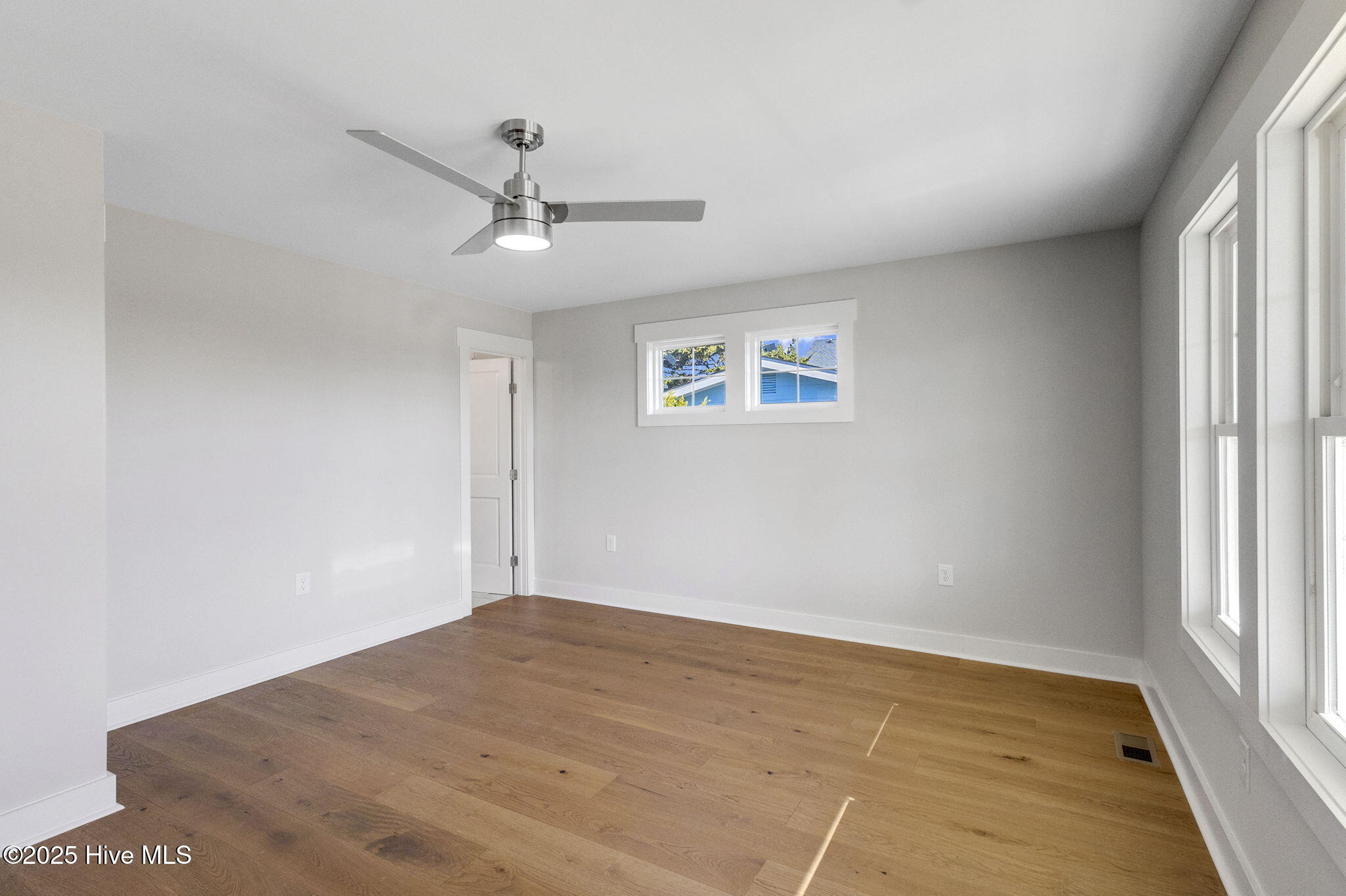 100522656 | Photo 28