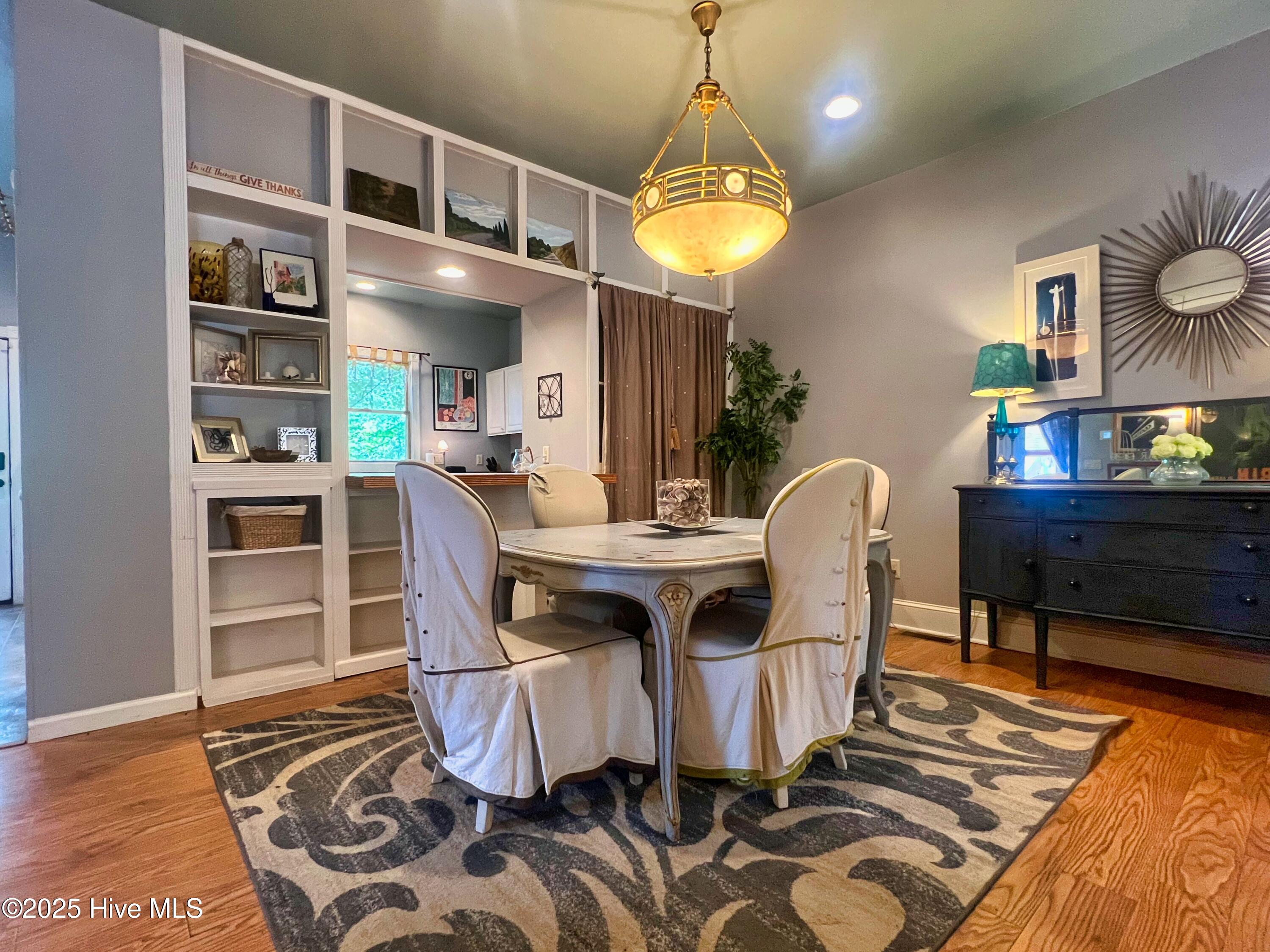 100509231 | Photo 13