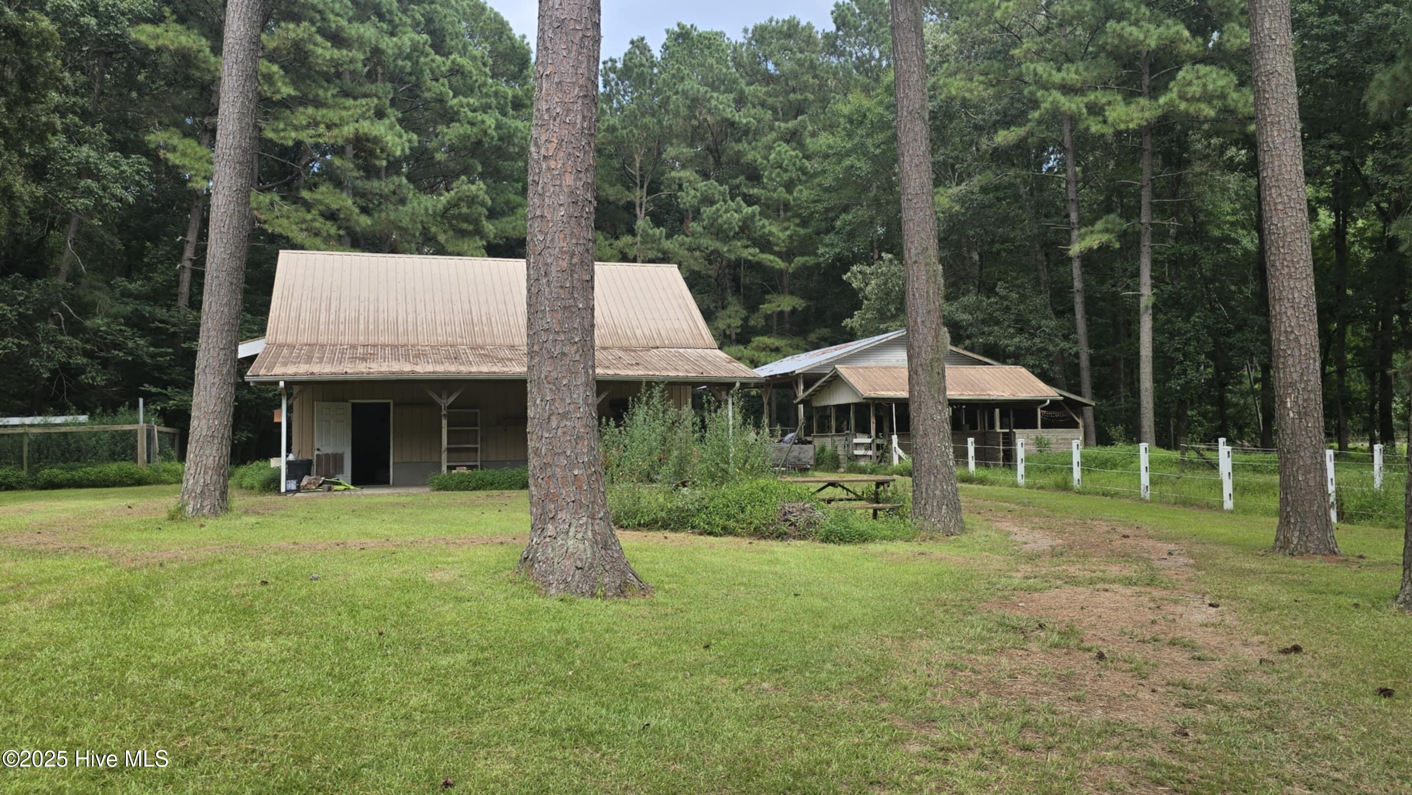 100522277 | Photo 48