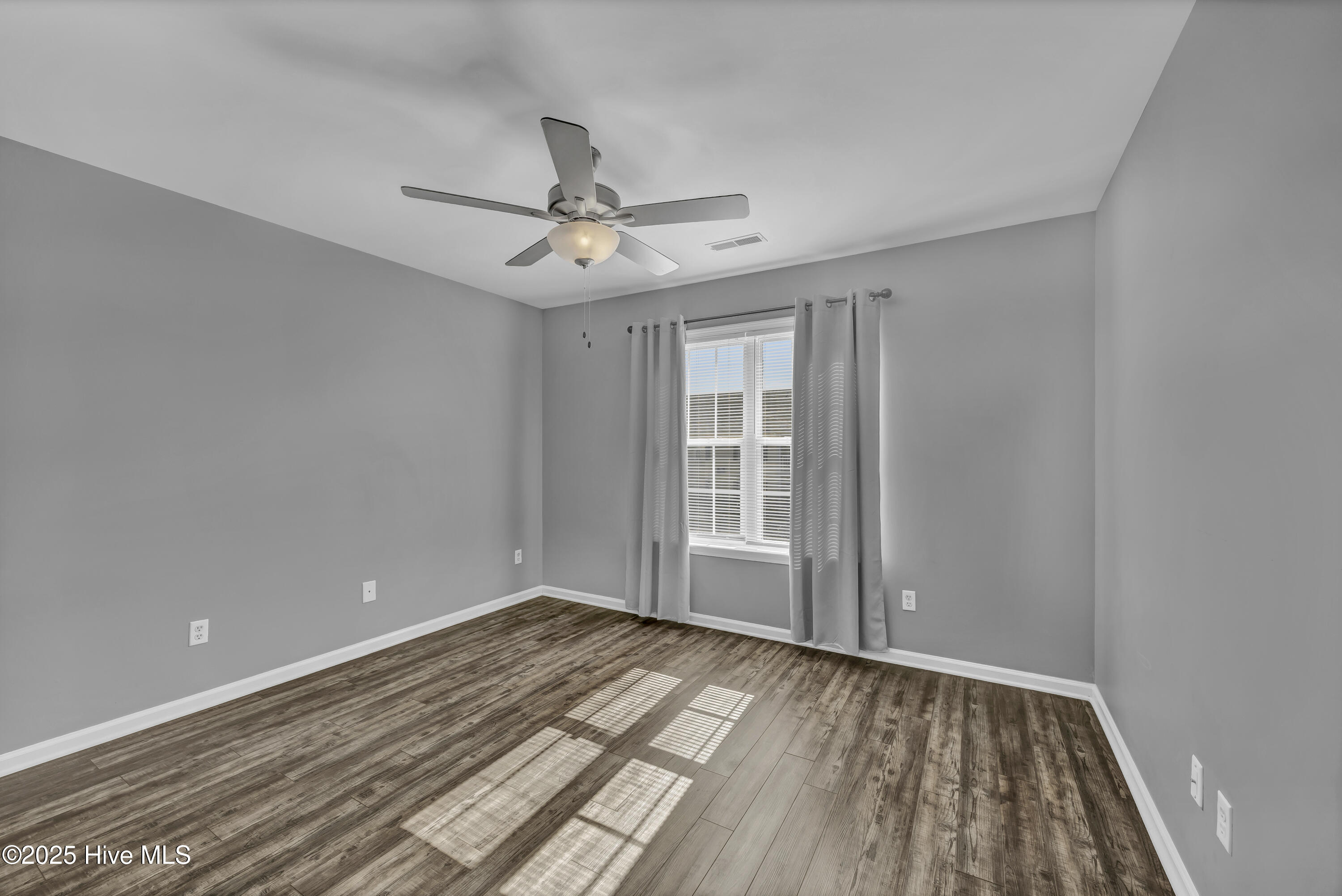 100541290 | Photo 21