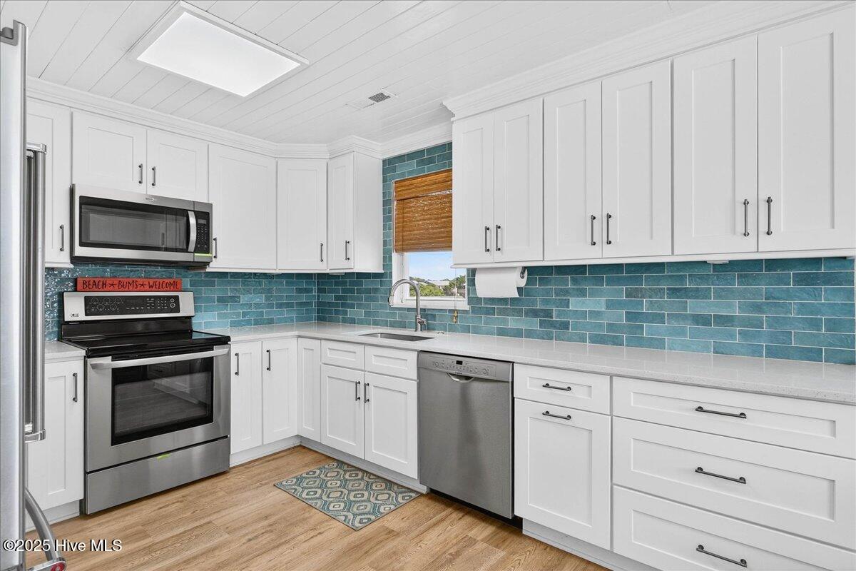 100527875 | Photo 16