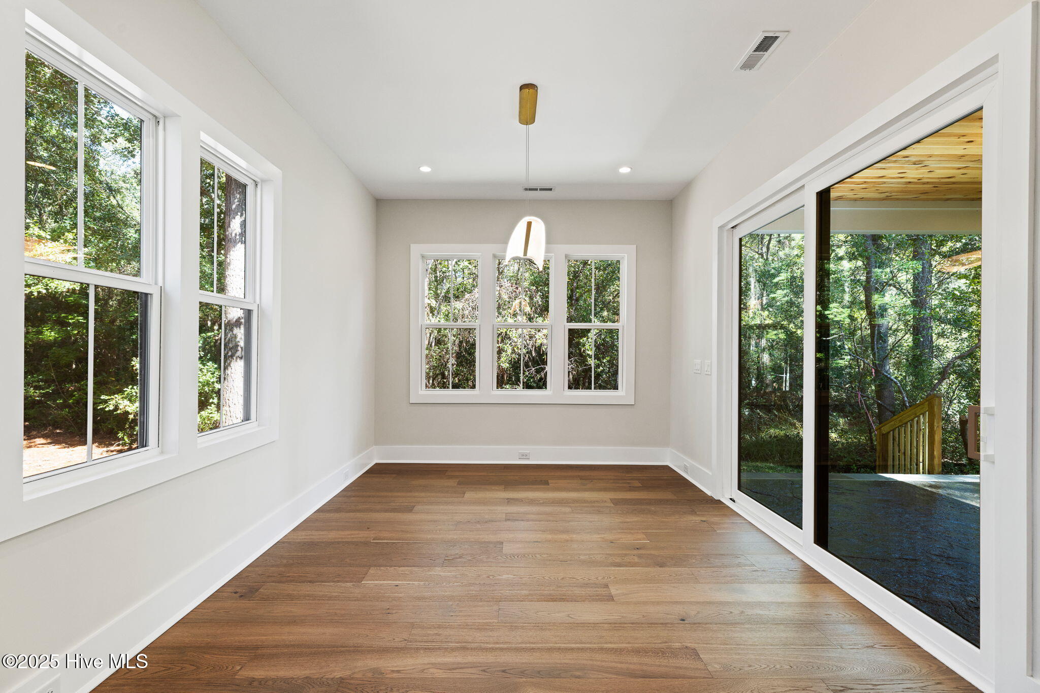 100522632 | Photo 29