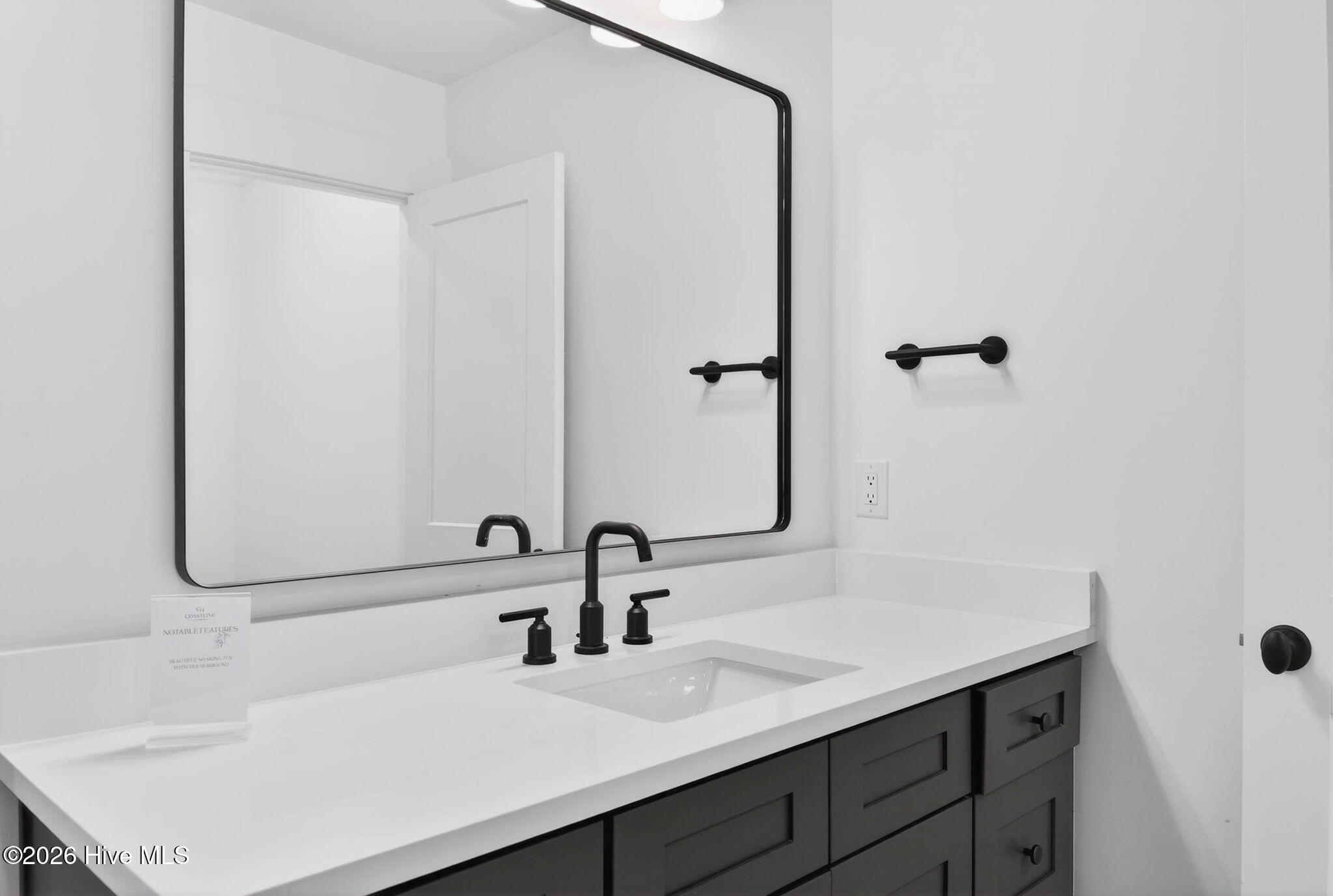 100531409 | Photo 21